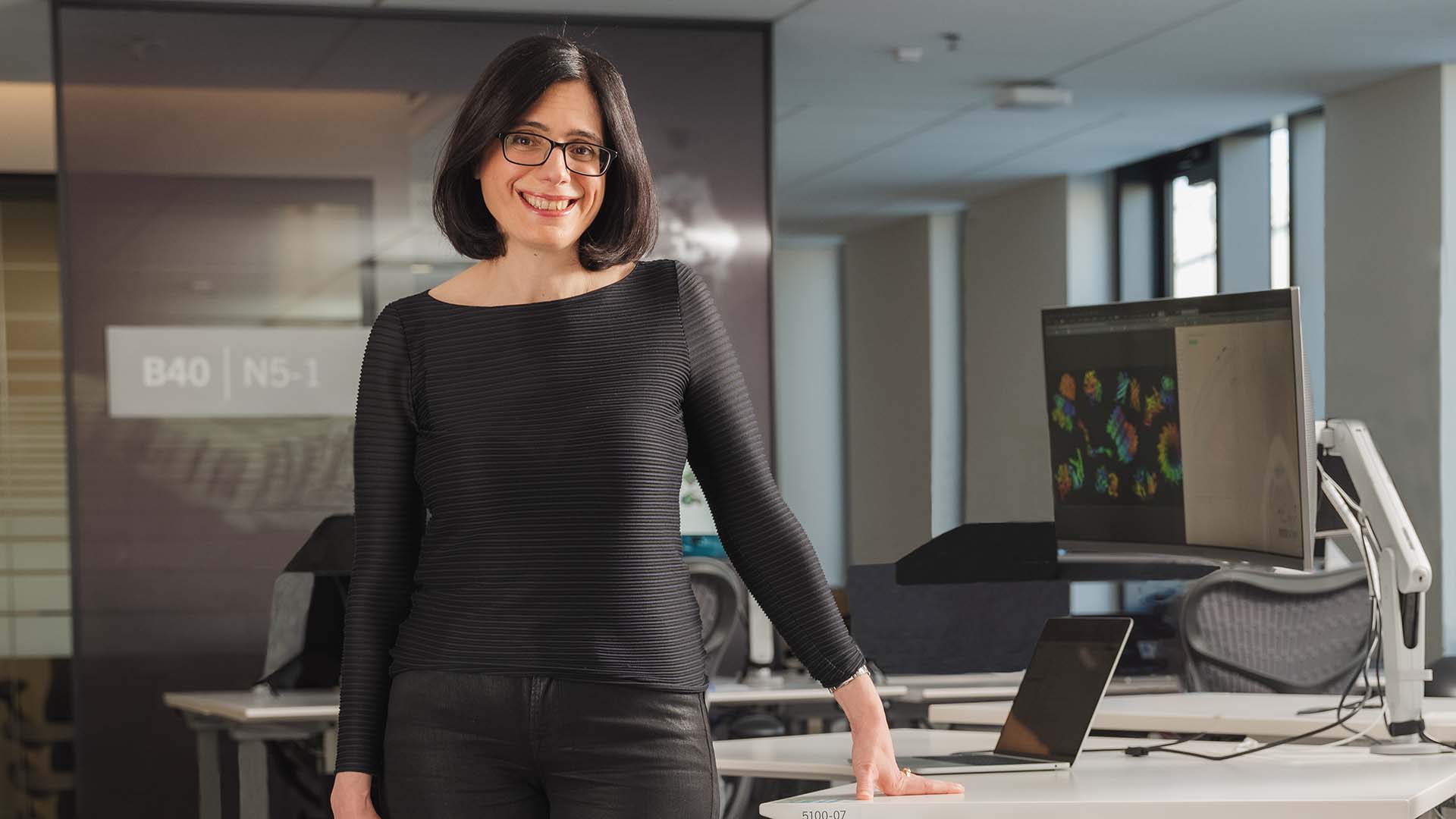 La bióloga computacional y profesora del MIT Aviv Regev se desempeña como vicepresidenta ejecutiva y directora de investigación y desarrollo inicial de Genentech/Roche (foto: Programa L'Oréal-UNESCO For Women in Science)
