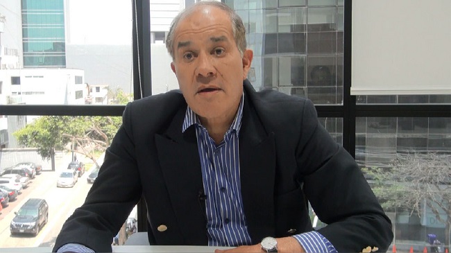 Economista Alejandro Indacochea.