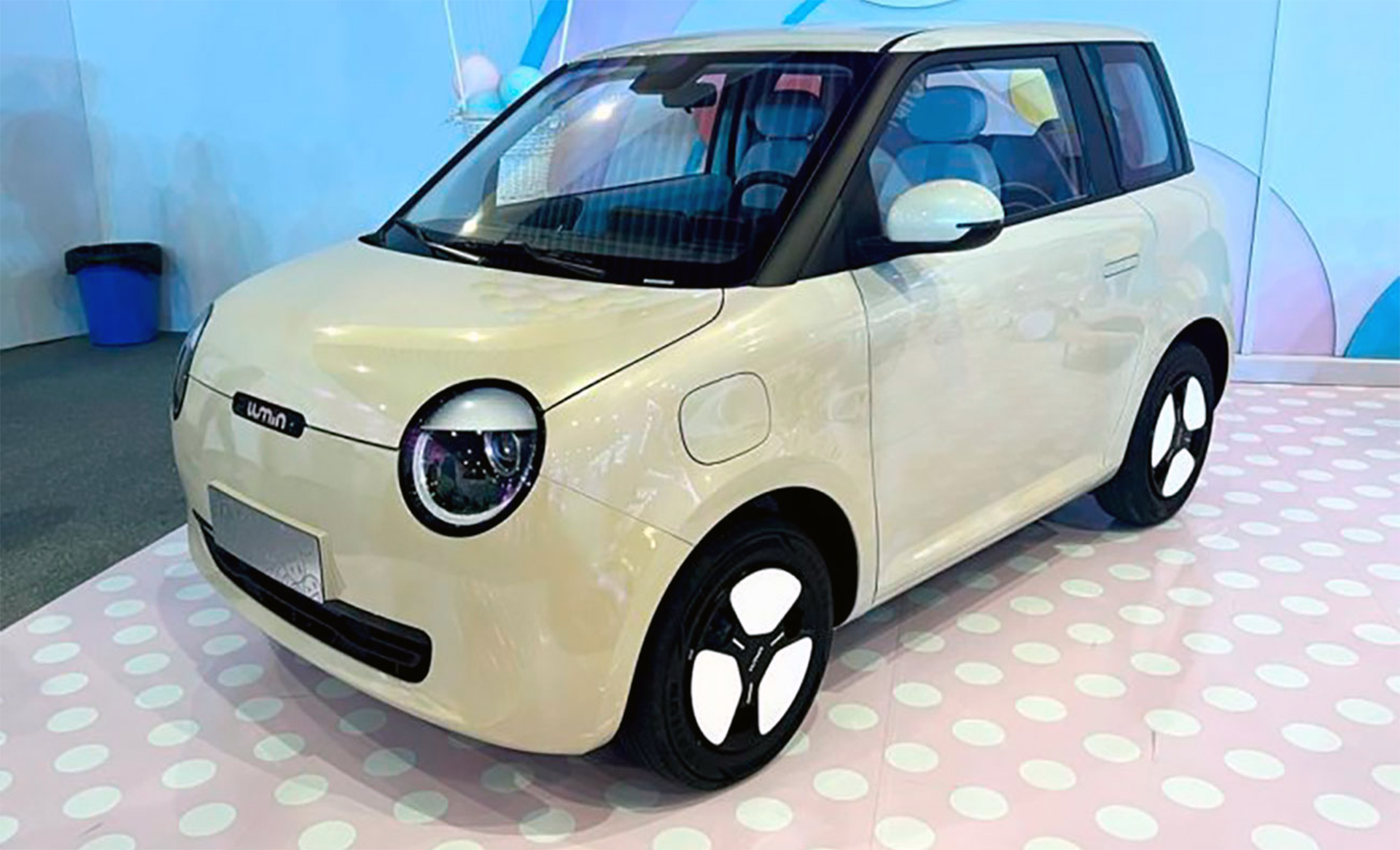 Si bien no se ha comuniado el precio del Changan Lumin Corn, el objetivo es entrar en competencia con el Wuling MINI EV, el auto eléctrico más barato del mundo que se vende solo en China