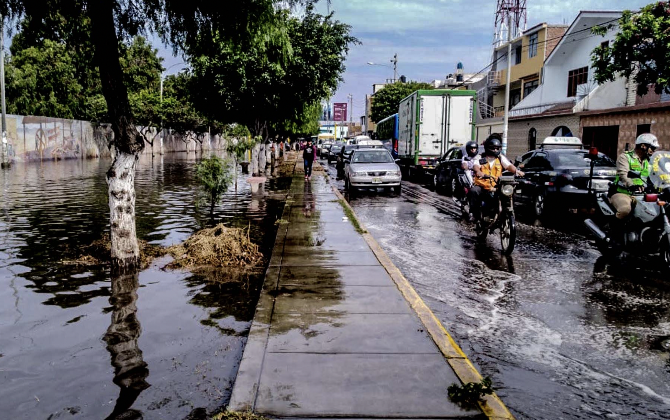 Dan facilidades para usuarios que compraron pasajes desde zonas afectadas por lluvias. (Macronorte)