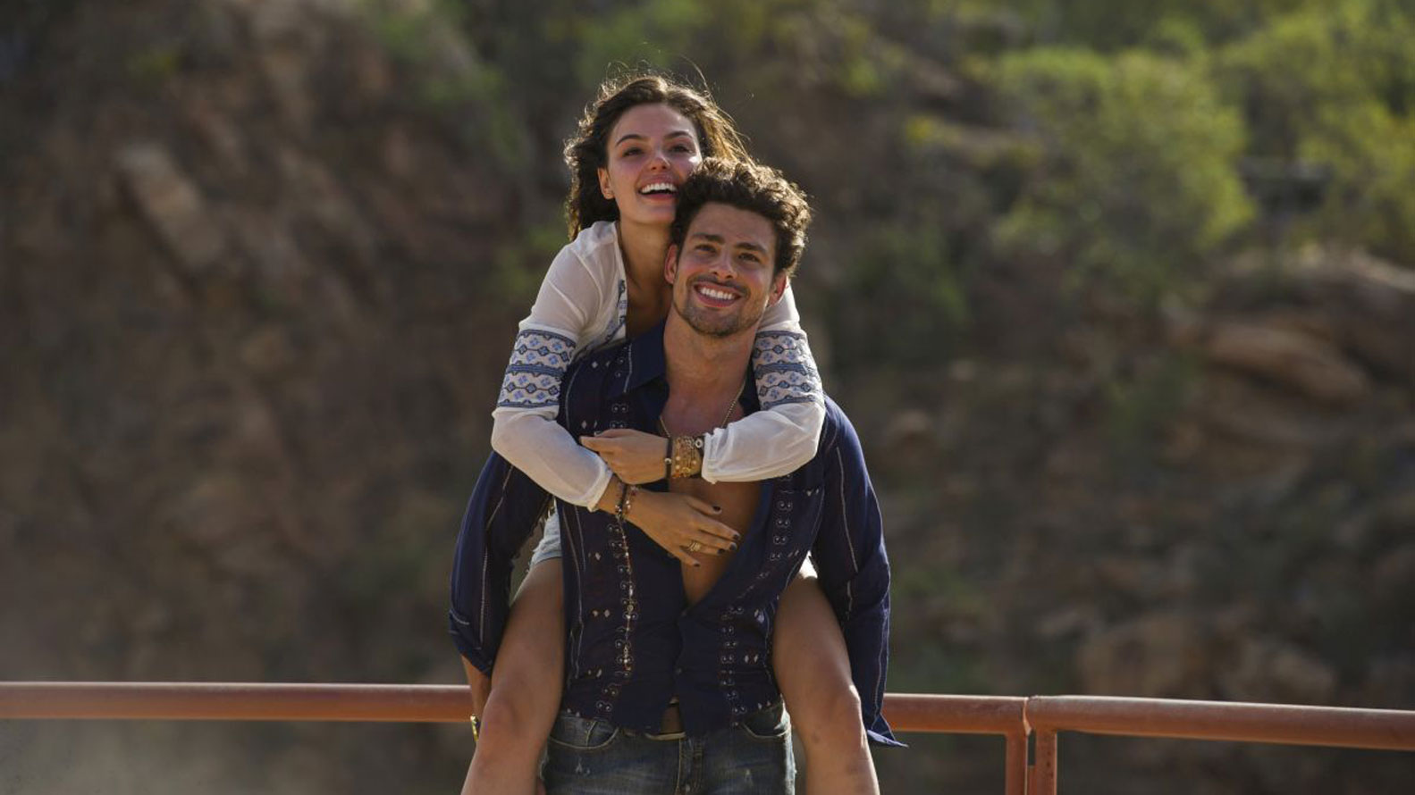 "Amores robados" es una miniserie de drama y suspenso, protagonizada por Cauã Reymond e Ísis Valverde. (HBO Max)