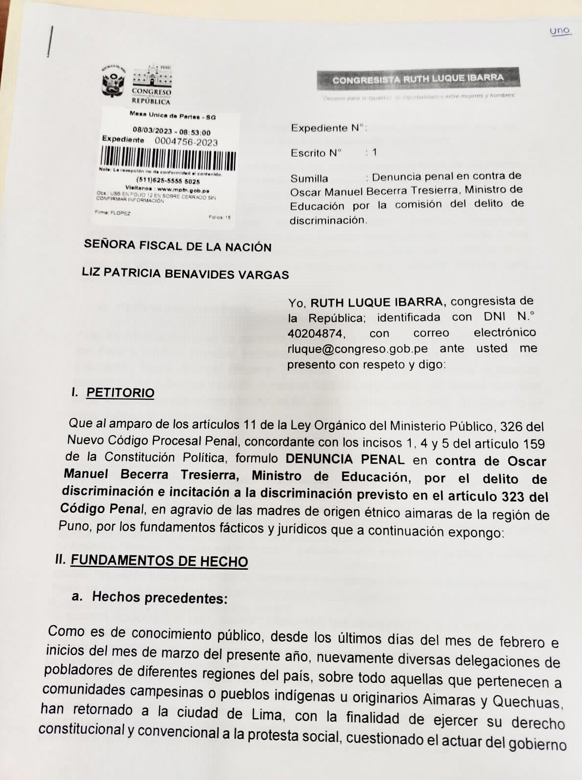 Denuncia penal contra el ministro de Educación.