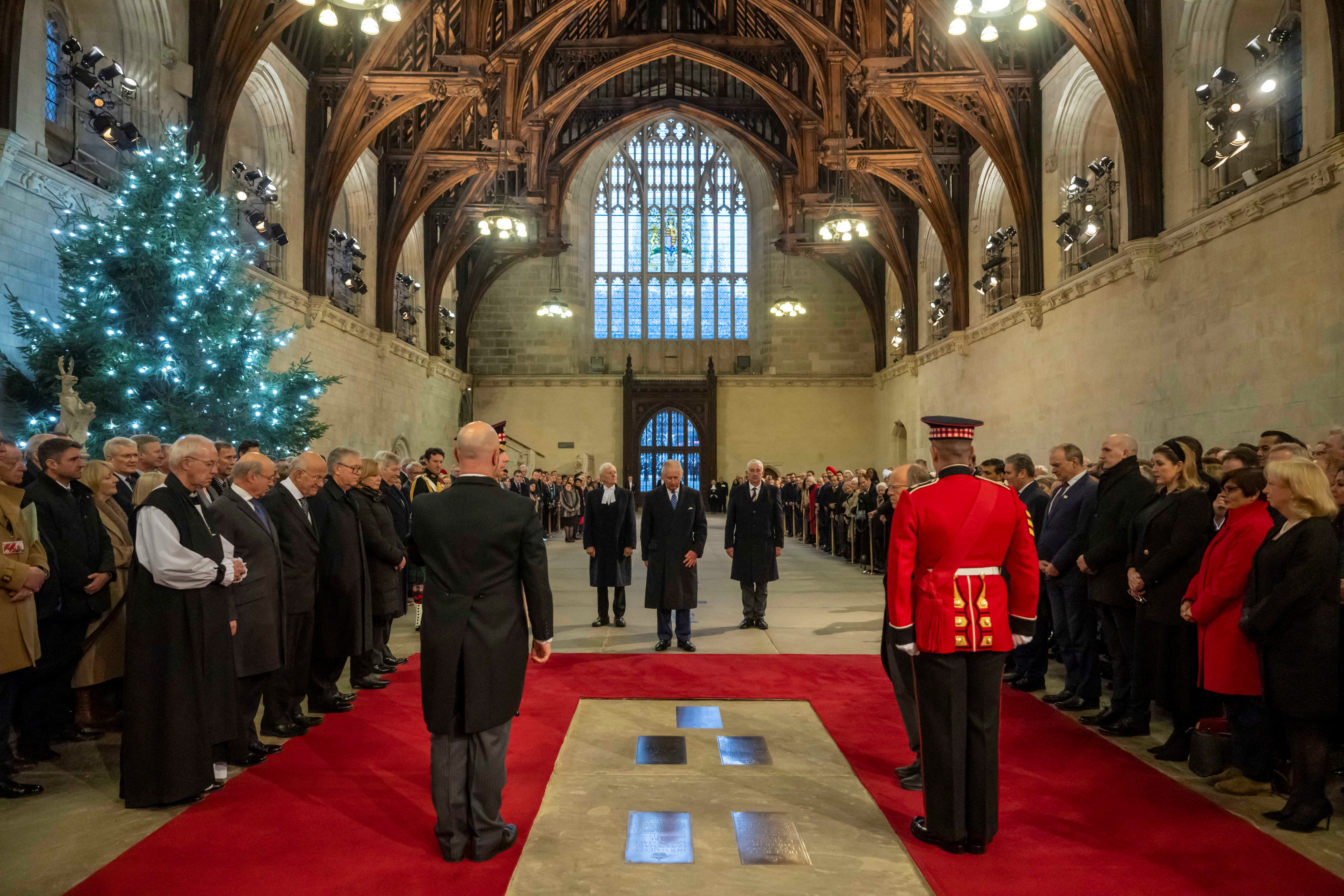 El rey Carlos III grabó su discurso navideño en el castillo de Windsor.  (Paul Grover/Pool via REUTERS)