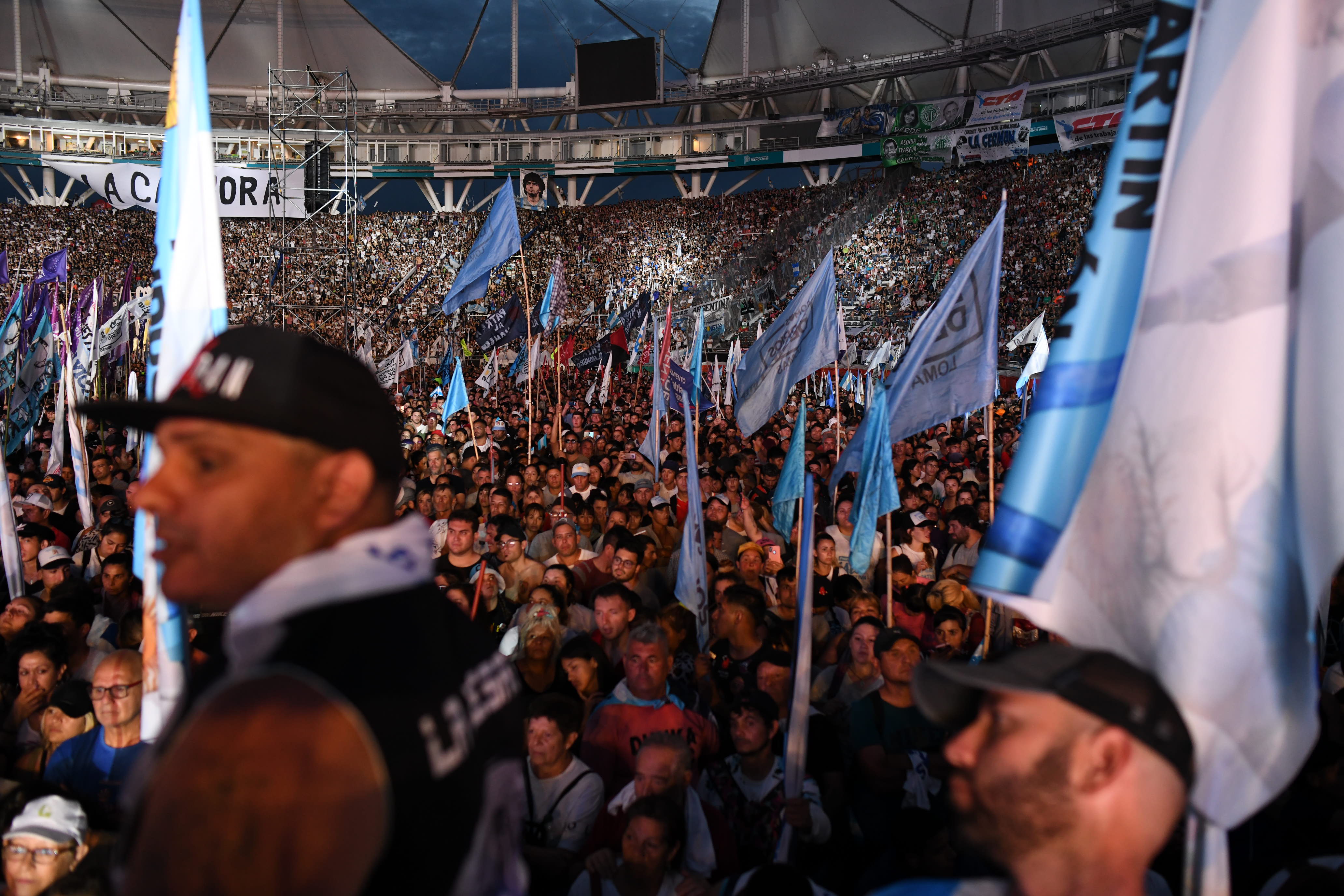 CFK habló ante un estadio con capacidad plena (Aglaplata)