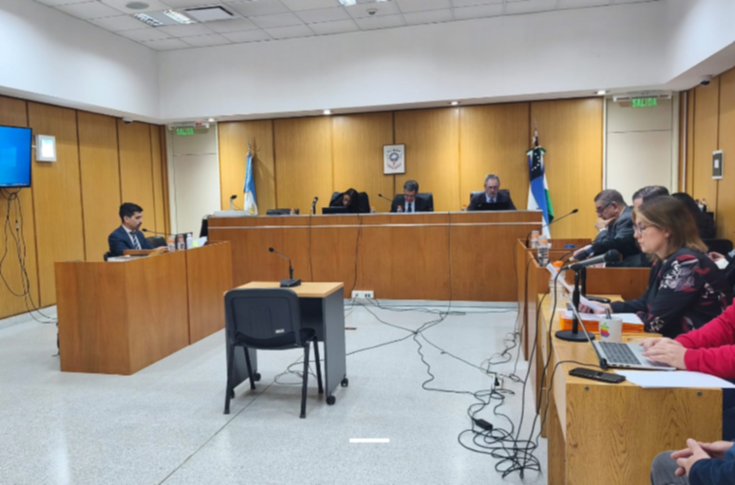 Cuatro polic&iacute;as llegaron a juicio por torturar y privar de la libertad a dos adolescentes en R&iacute;o Negro