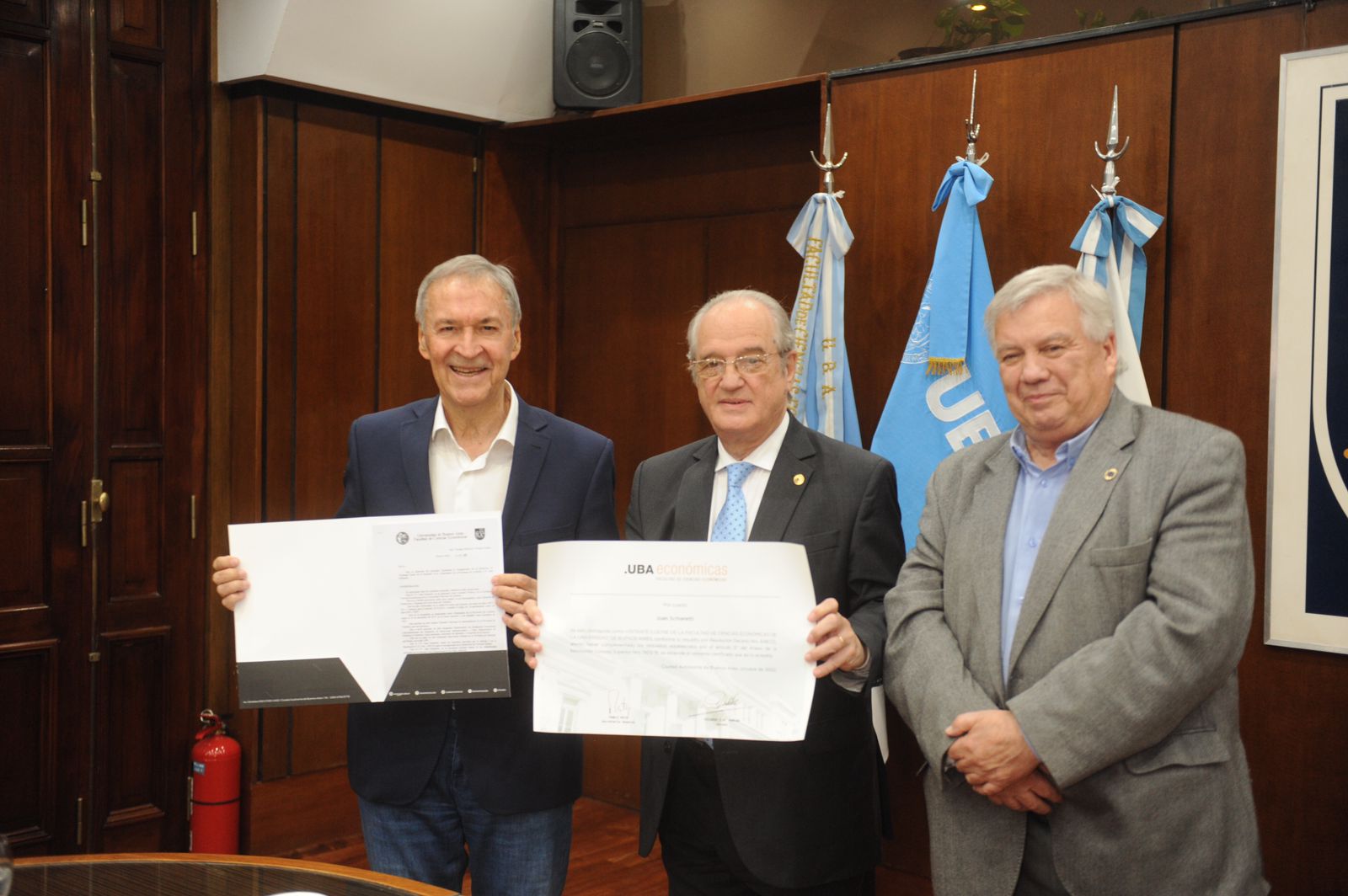 El gobernador fue recibido por el rector de la UBA, Ricardo Gelpi, y por el decano de la Facultad de Ciencias Económicas, Ricardo Pahlen Acuña