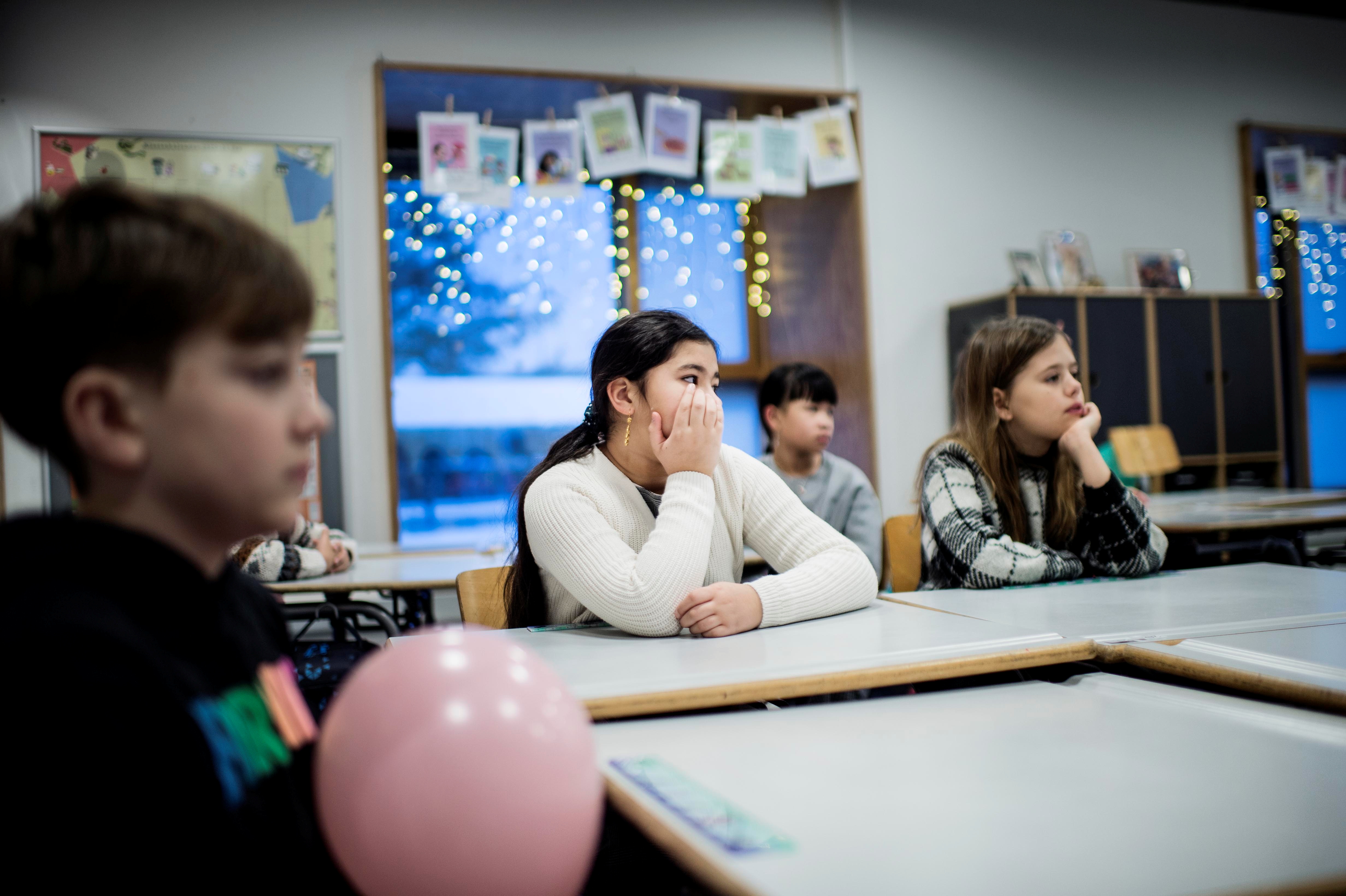 No se sabe mucho sobre los efectos a largo plazo en la salud mental de los brotes de enfermedades a gran escala en niños y adolescentes (REUTERS)