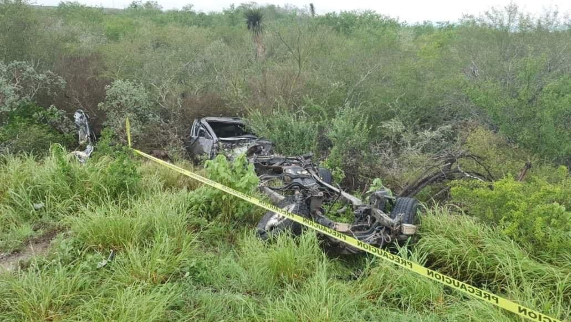 Una camioneta Toyota (en la imagen) se impactó con un autobús de pasajeros la tarde del lunes. (Foto: Facebook/Mundo Tamaulipas)