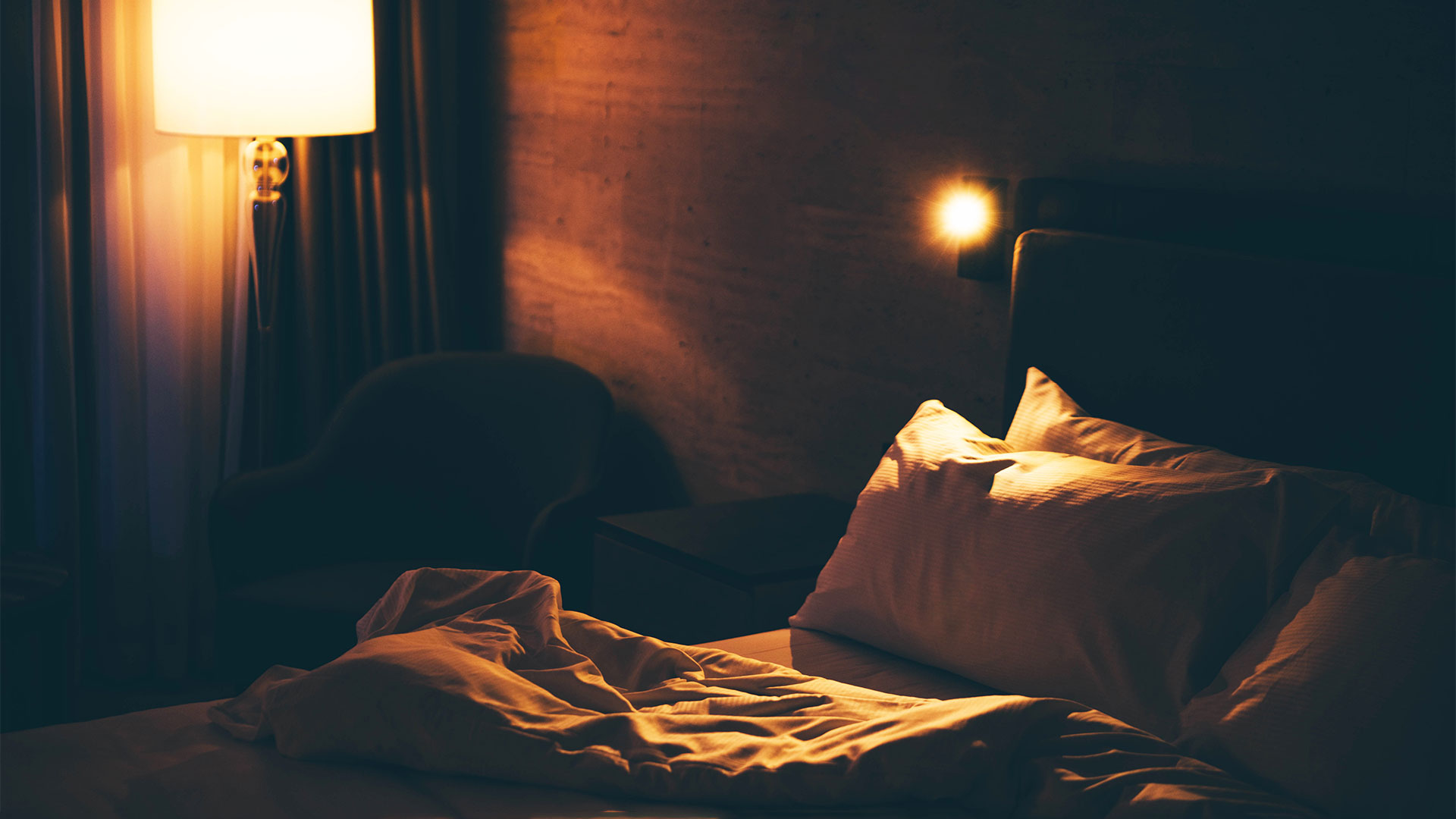 El dormitorio donde se va a dormir debe ser un ambiente tranquilo sin luces brillantes ni sonidos intensos (Getty)