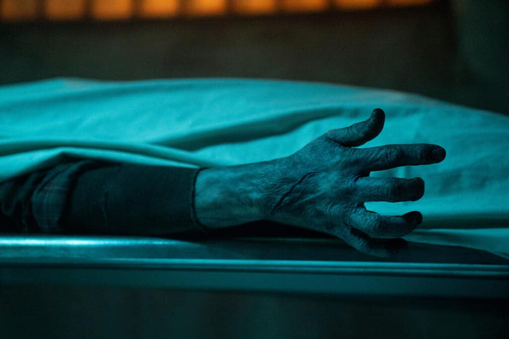 Una escena del episodio "The Autopsy". (Netflix)