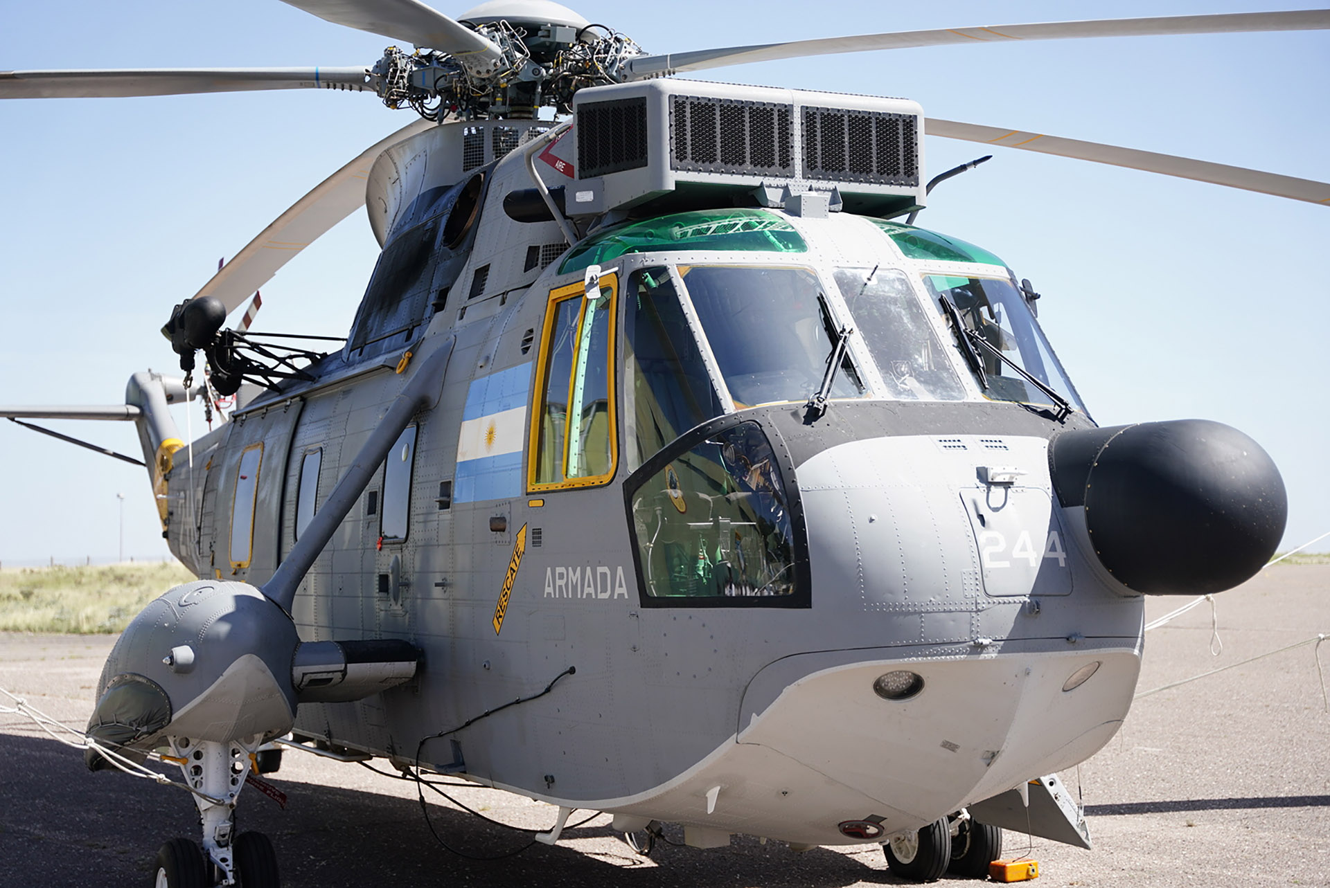 Los Sikorsky SH-3H son helicópteros de transporte con un rotor principal de cinco palas (Crédito: Franco Fafasuli)
