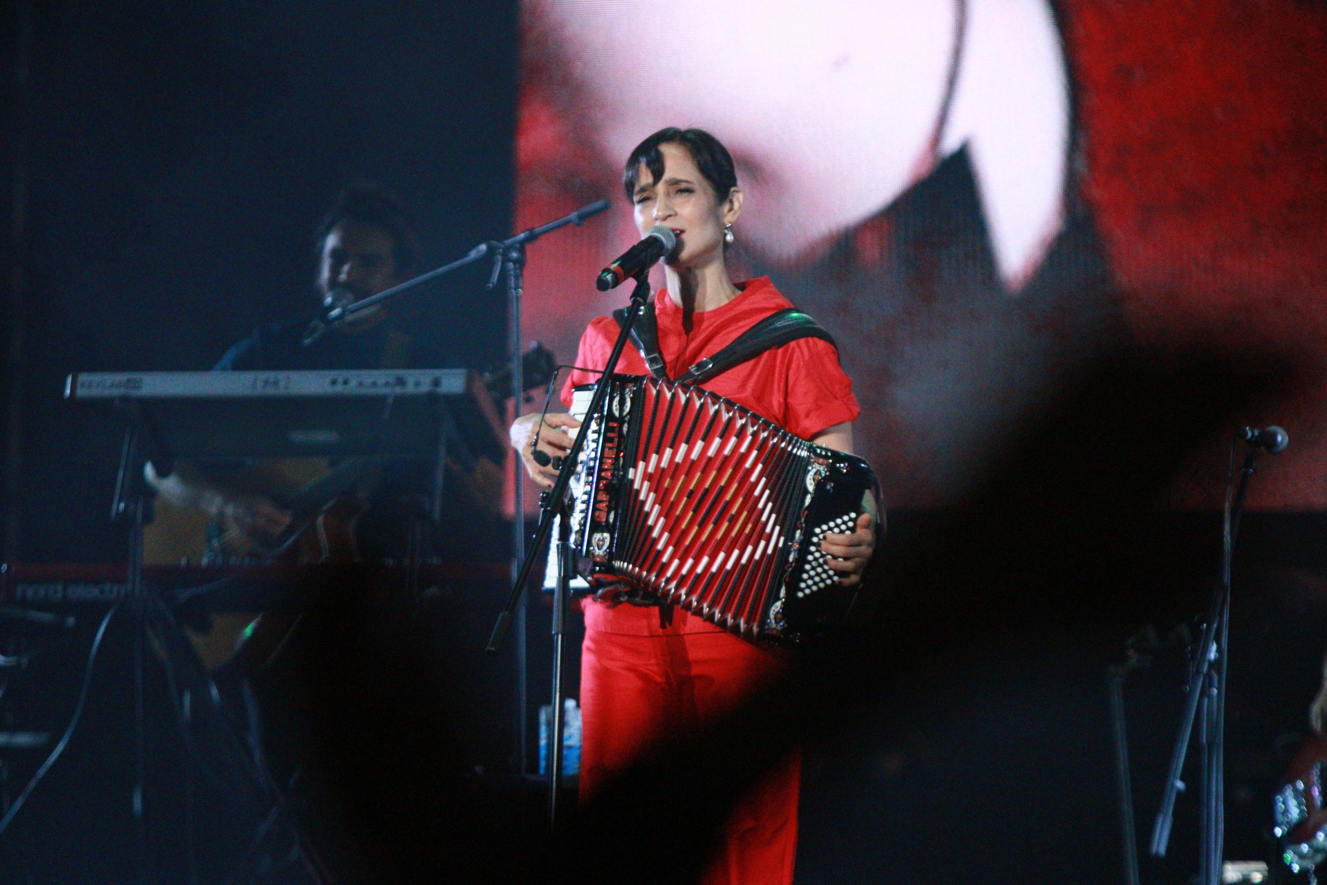 El concierto de Julieta Venegas en el Vive Latino fue completamente dedicado a las mujeres y su revolución (Foto: Gustavo Azem / Infobae)