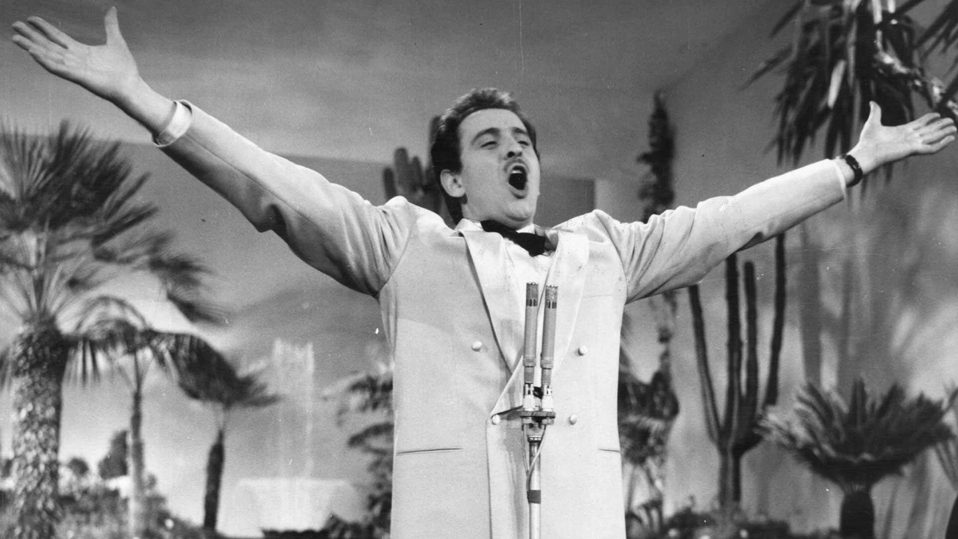Domenico Modugno y “Volare”: la canción que nadie quiso interpretar y por  qué su hijo obligó a exhumar su cuerpo - Infobae