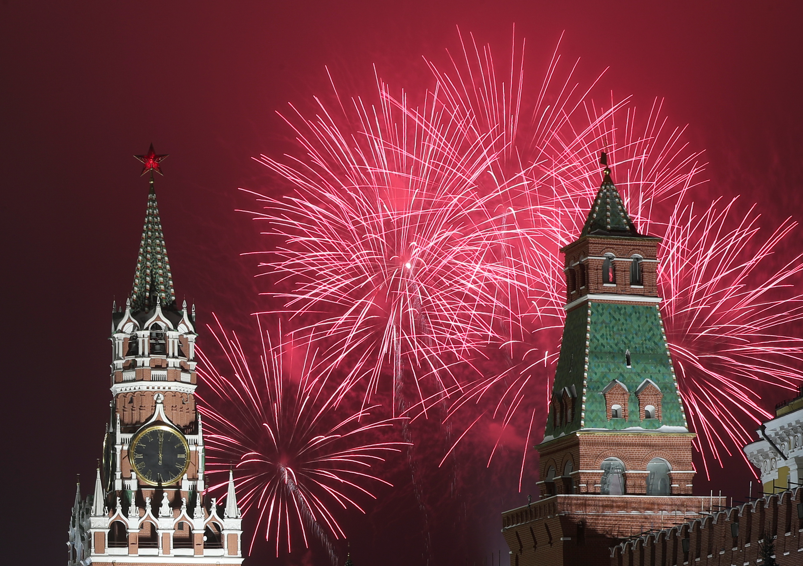 Los festejos en la Plaza Roja de Moscú, Rusia (REUTERS/Evgenia Novozhenina)