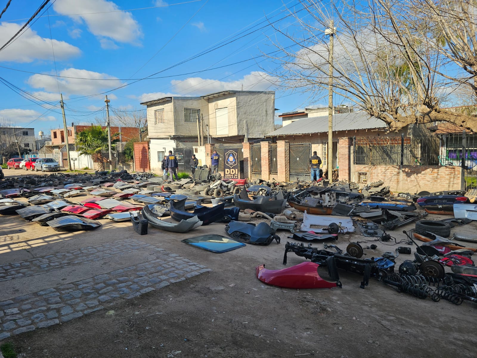 Cayó una familia narco que se valía de mujeres con arresto domiciliario para almacenar la droga