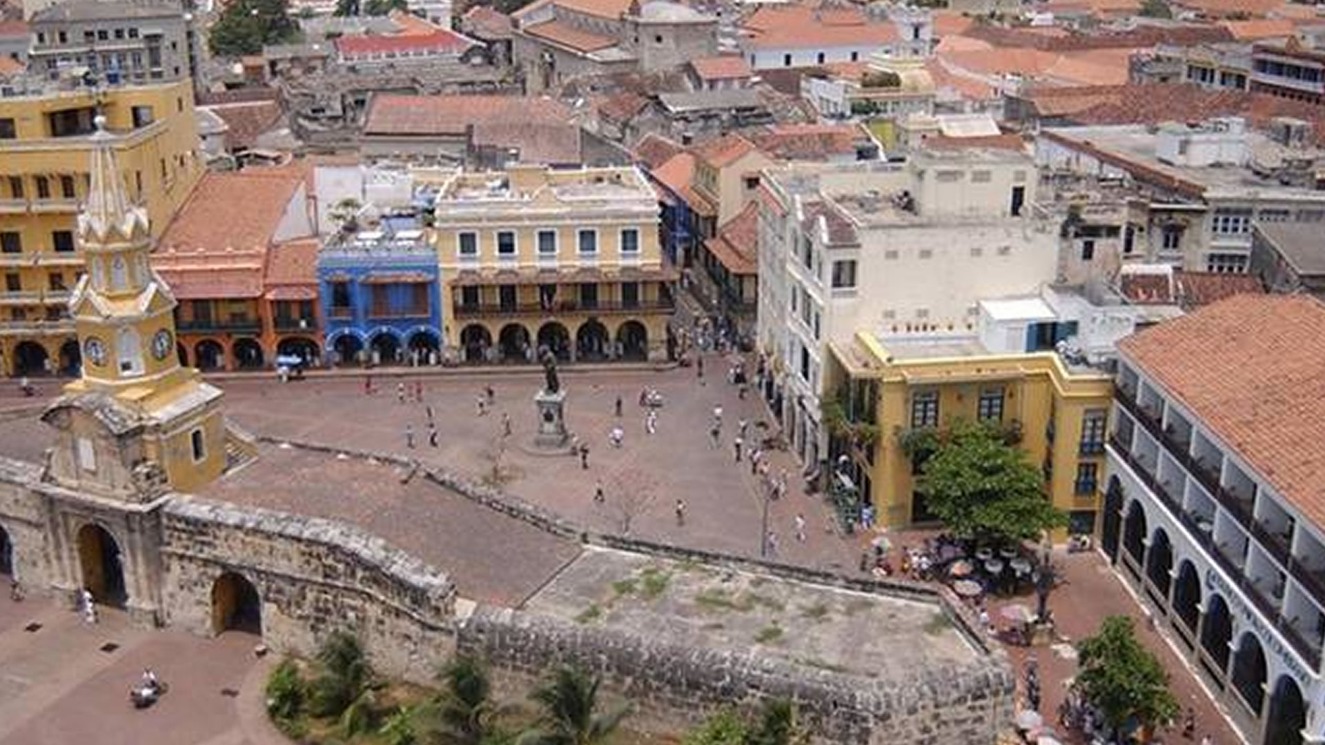 Casi medio centenar de edificios del Centro Histórico de Cartagena están en riego de caerse