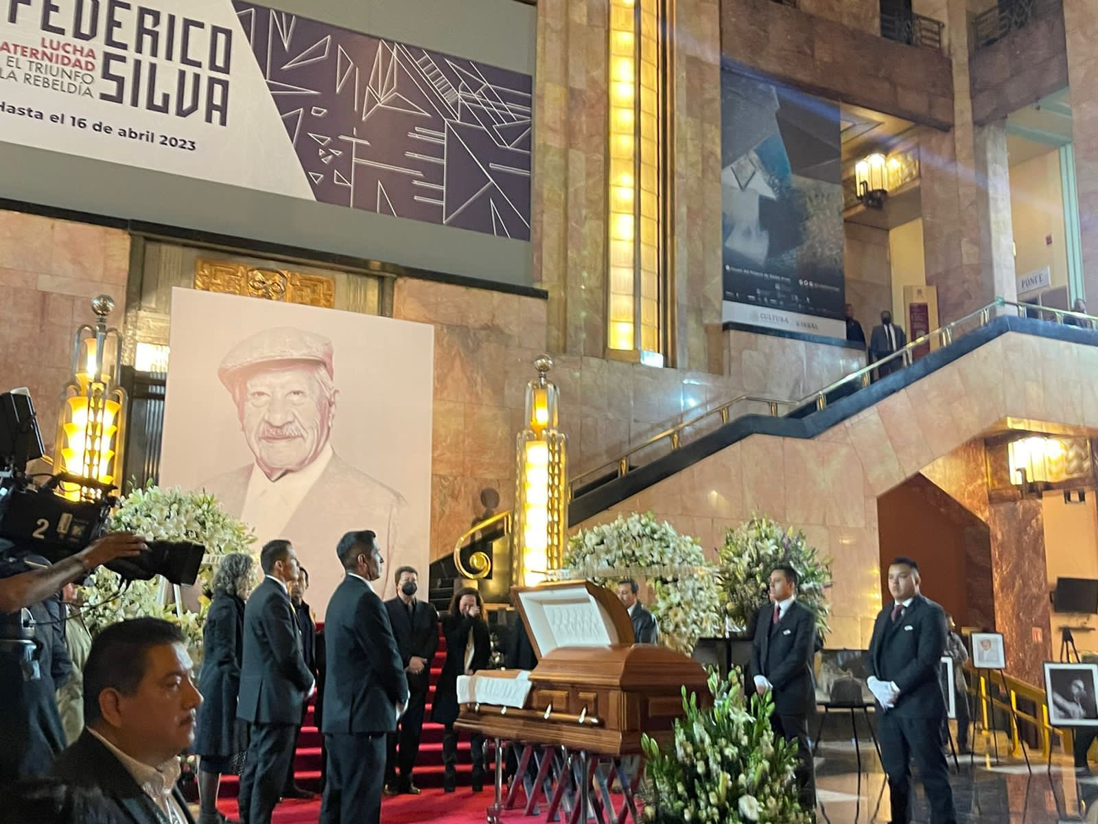 “Nos hizo creer que era inmortal”: despidieron a López Tarso en el Palacio de Bellas Artes