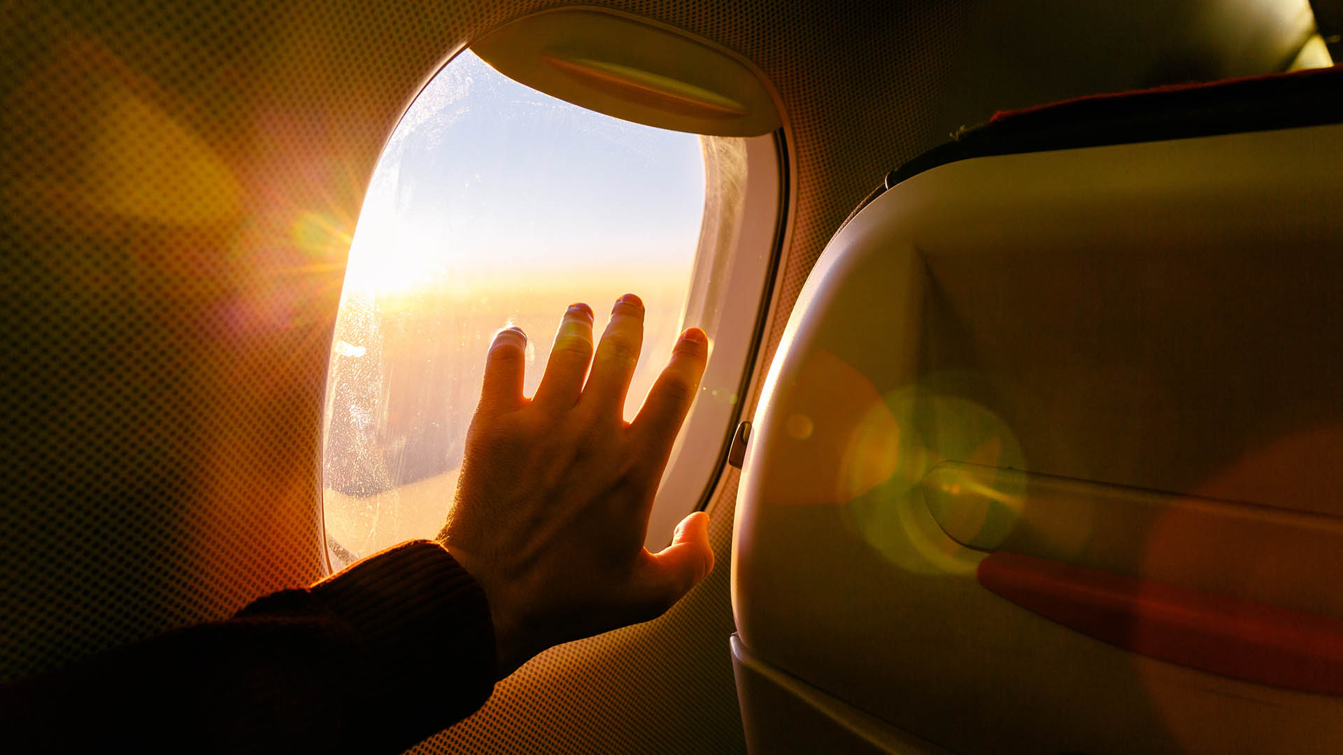 De día o de noche: ¿a qué hora es más seguro viajar en avión? 