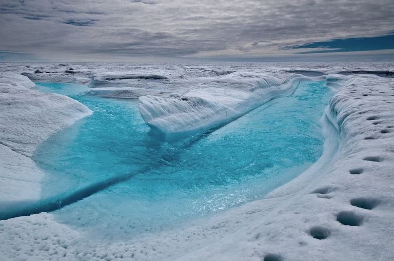 El hielo zombie de Groenlandia se derrite y puede aumentar hasta 30 centímetros el nivel del mar  