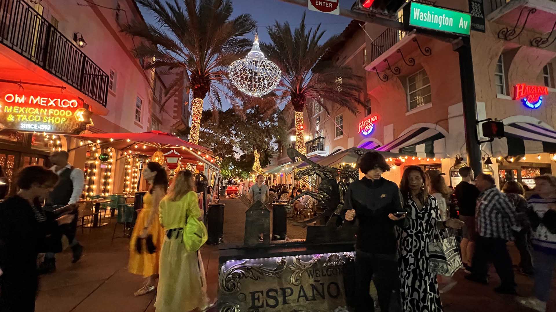 Española Way es en un lugar perfecto para probar la gastronomía local y experimentar la vida nocturna de Miami Beach. (Foto: Opy Morales)