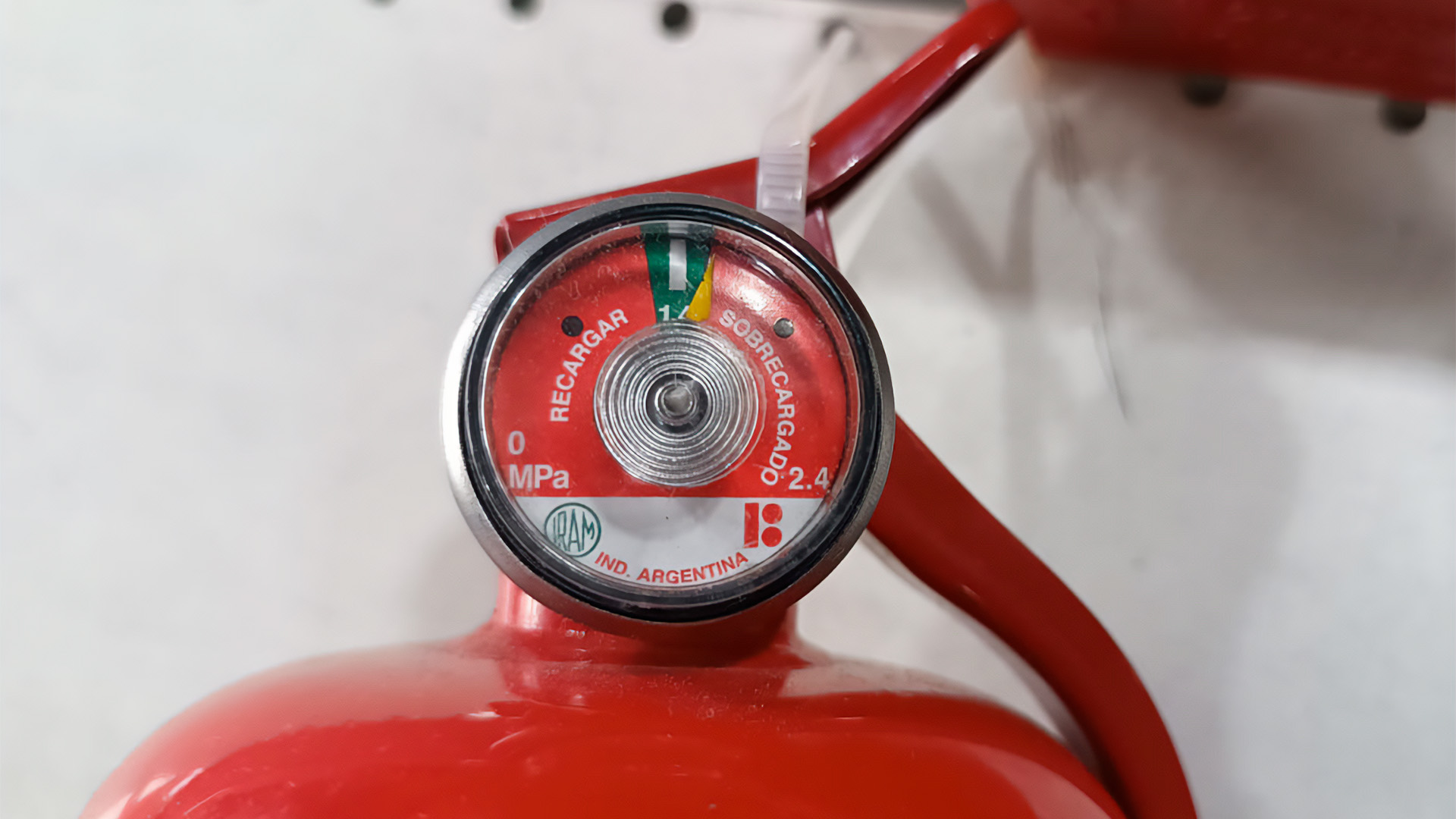 Salir a la ruta en auto sin los elementos de seguridad puede costar caro: cuánto cuestan las multas por no llevarlos