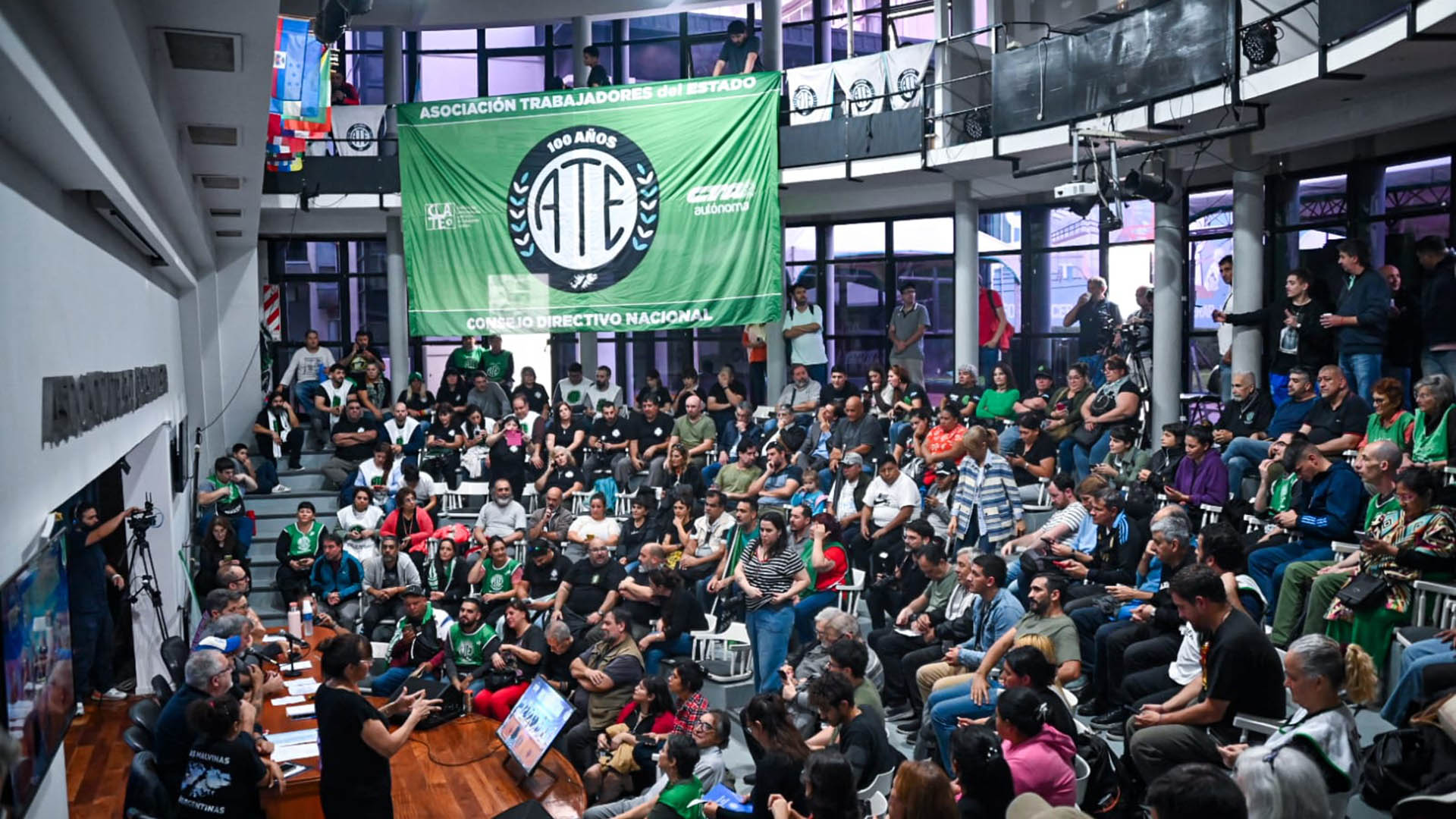 Una universidad propone subir la edad jubilatoria para los docentes en las provincias