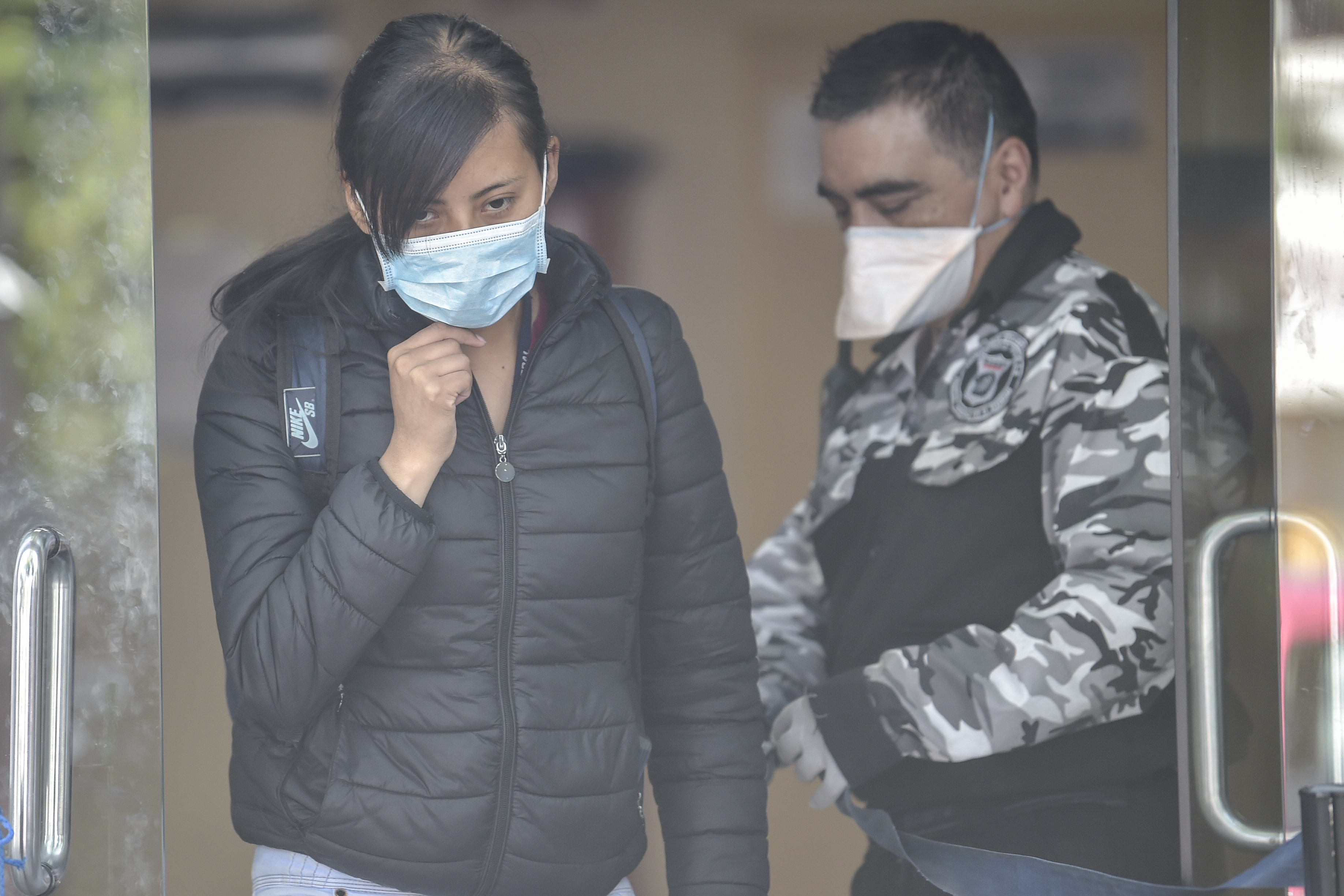 Los kits médicos serán entregados a domicilio a las personas sospechosas de haber sido contagiados con el virus y para los que hayan sido detectados vía SMS (Foto: PEDRO PARDO / AFP)
