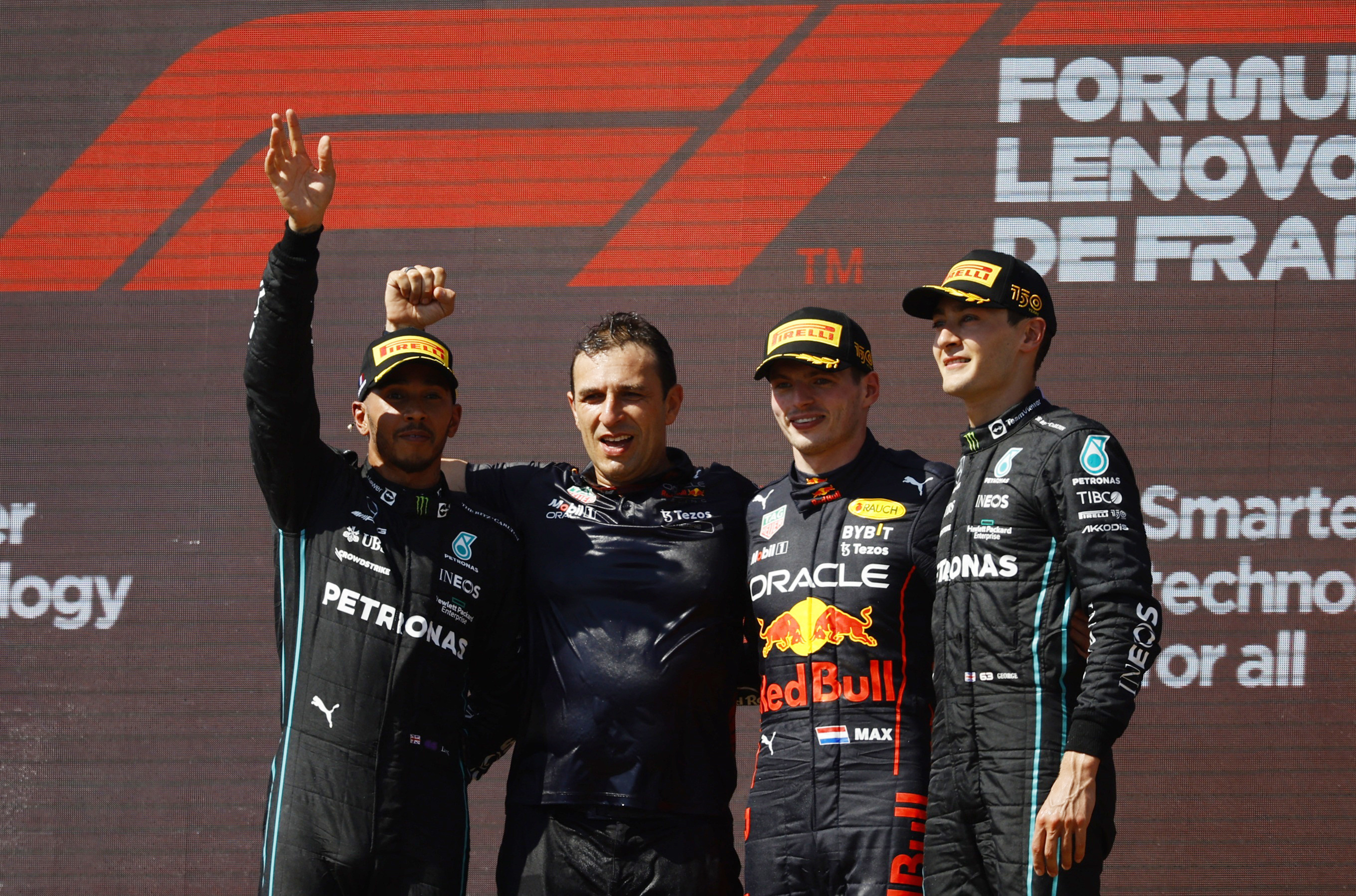 El podio en Francia estuvo conformado por Max Verstappen, Lewis Hamilton y George Russell (Foto: REUTERS/Sarah Meyssonnier)