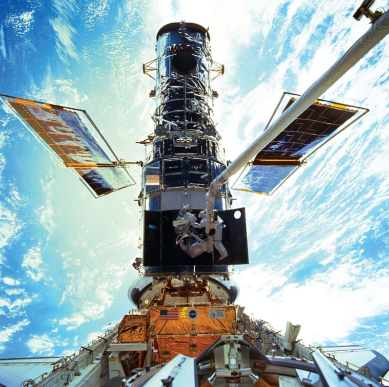 Arreglos en órbita. El Hubble fue visitado cinco veces por astronautas. La última, en 2009. (NASA)