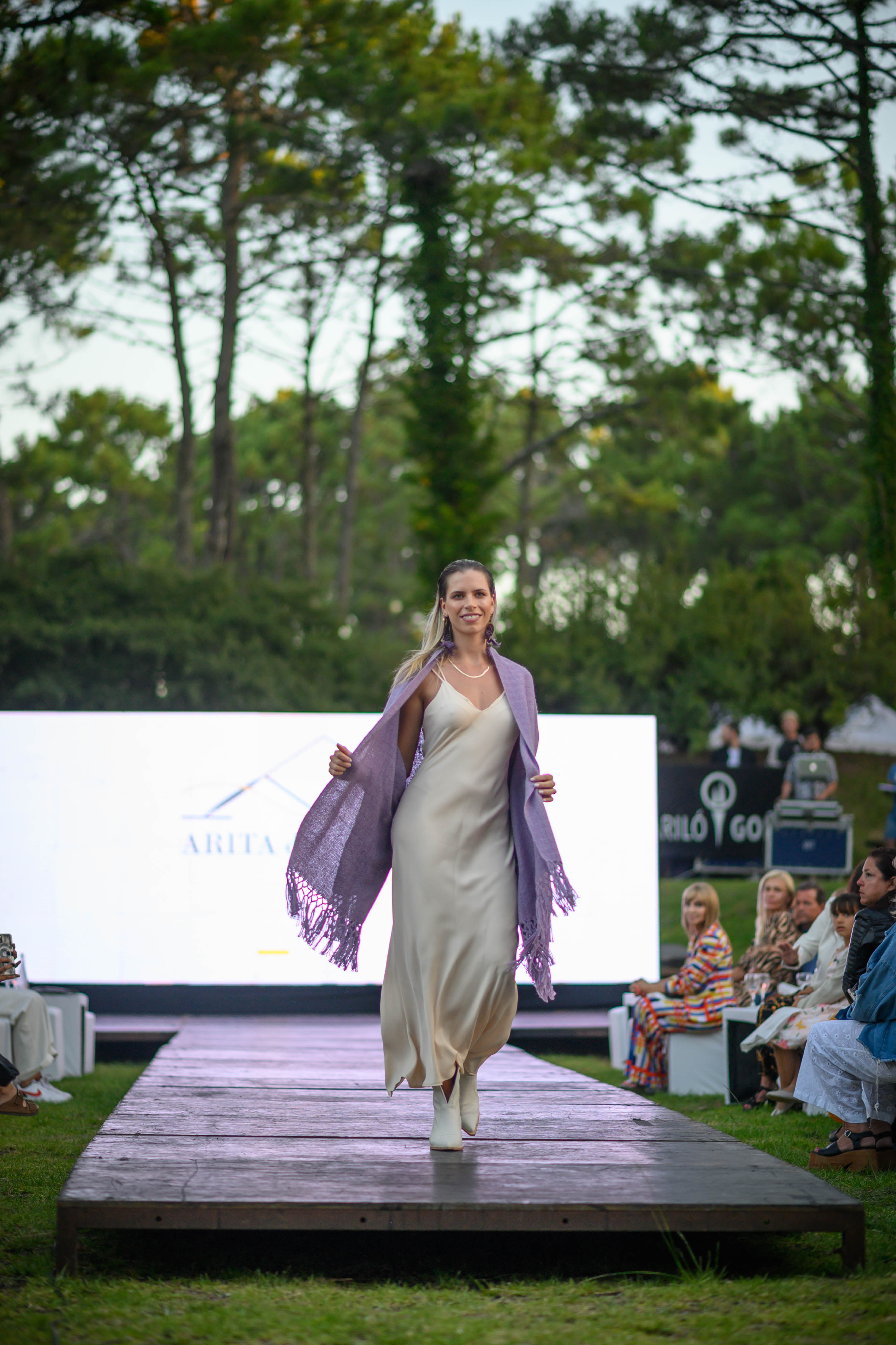Arrancó el Fashion Tour 2023: diseñadores argentinos mostraron sus  creaciones en un evento que crece cada verano - Infobae