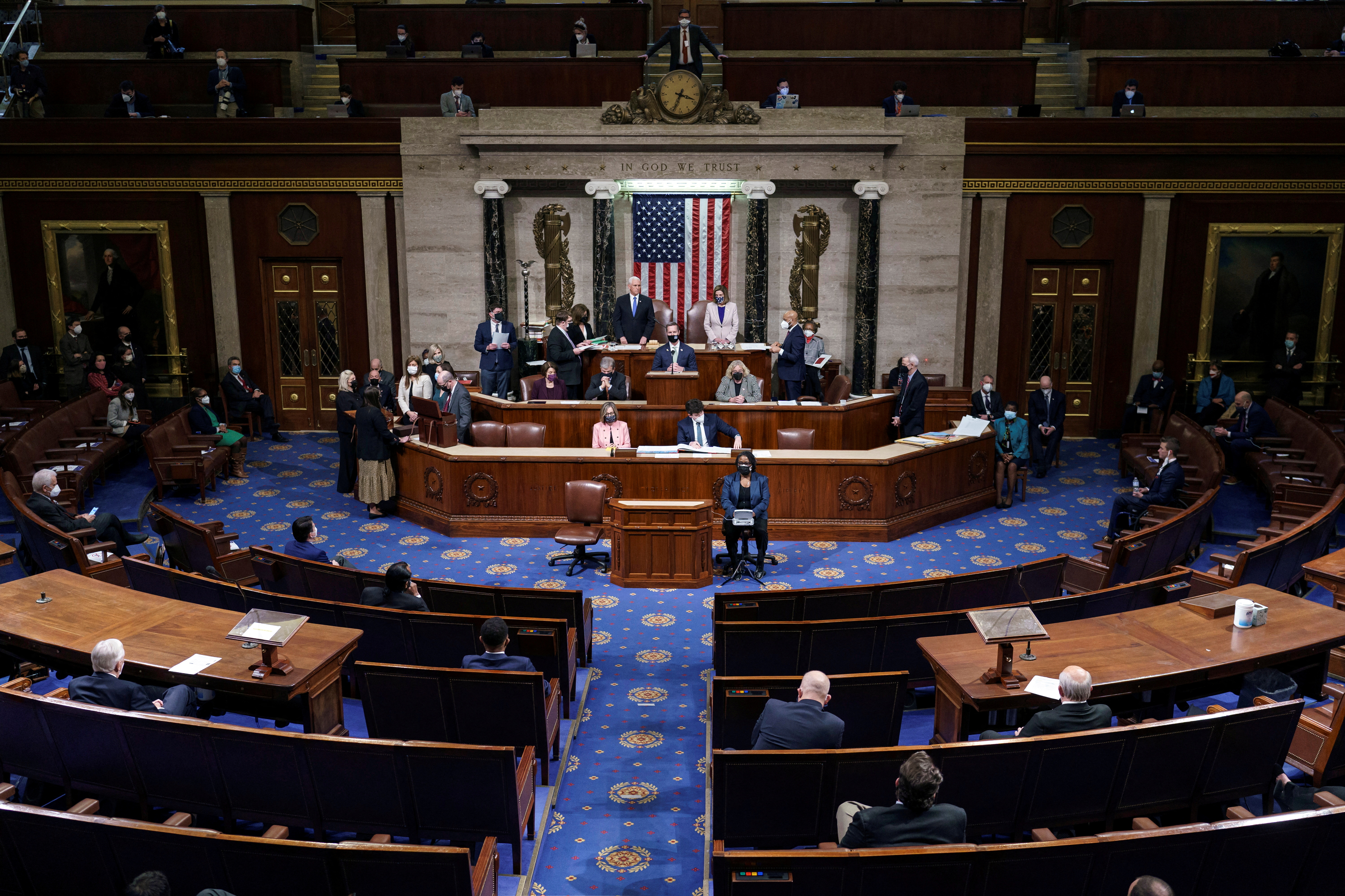 El Senado de EEUU comenzó el debate de la ley para la reforma social promovida por Biden