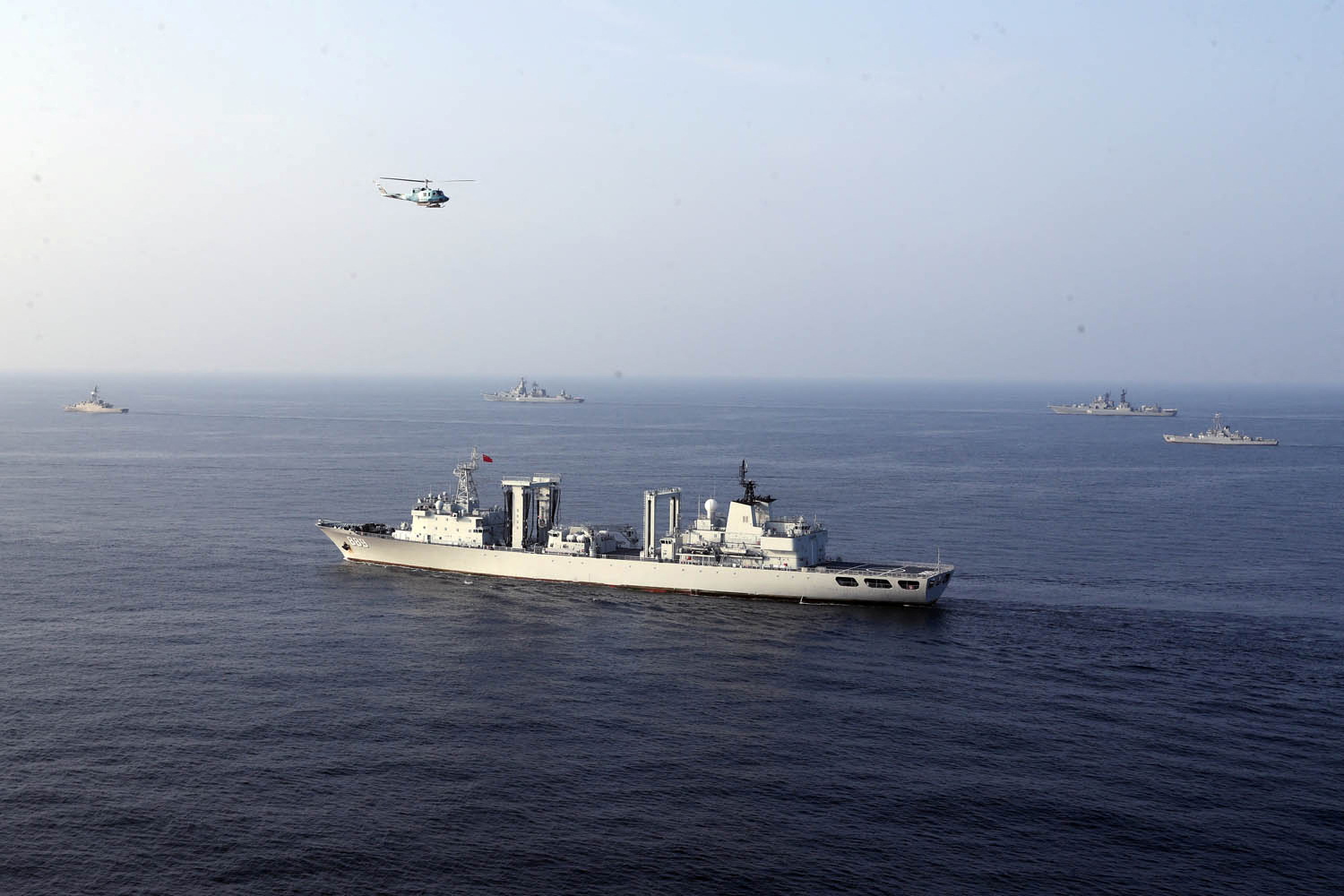 FOTO DE ARCHIVO: buques de guerra asisten a un ejercicio naval conjunto de las armadas iraní, china y rusa en el norte del Océano Índico el 19 de enero de 2022. Foto tomada el 19 de enero de 2022. Ejército iraní/WANA (West Asia News Agency) vía REUTERS