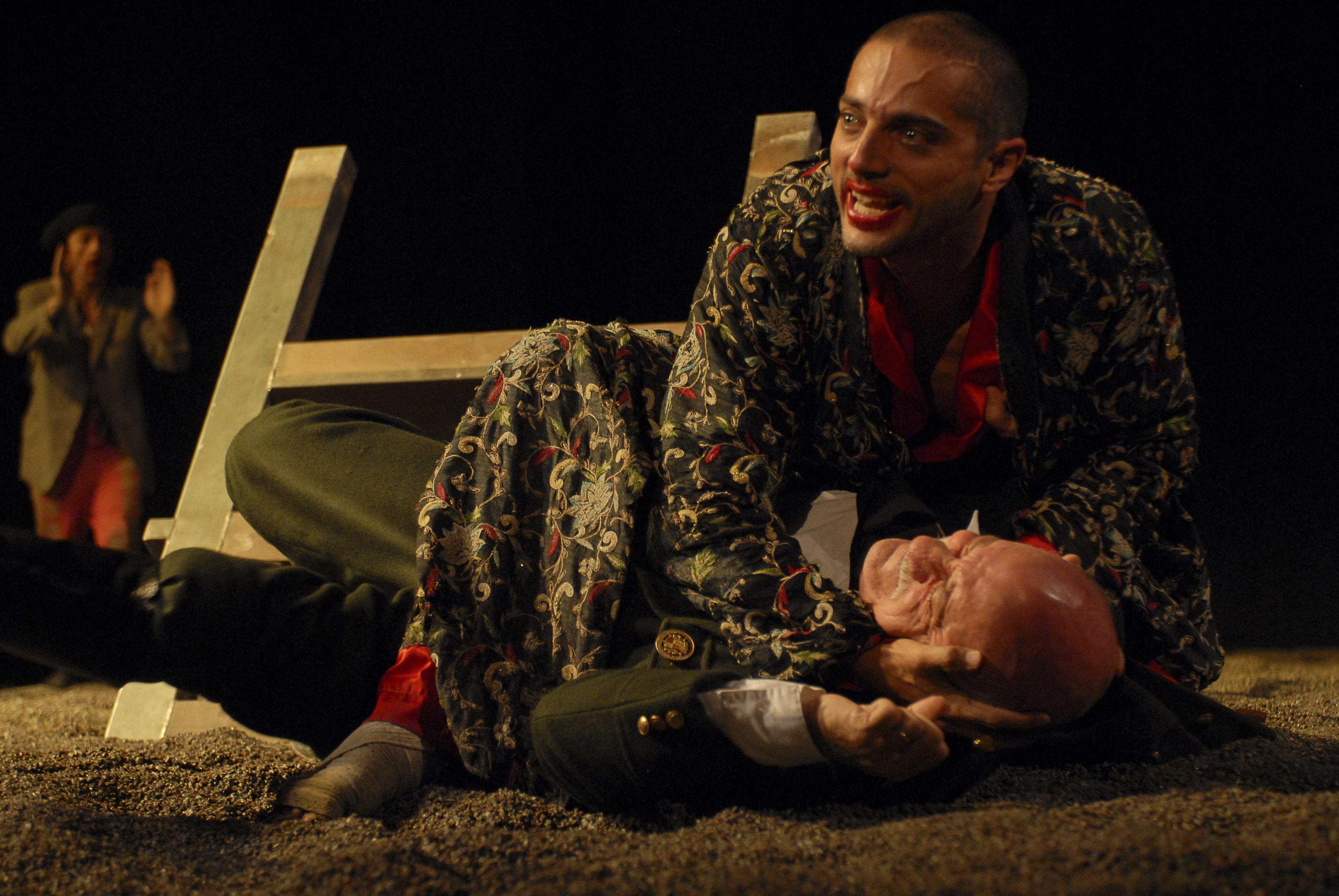 Joaquín Furriel en una escena de la deslumbrante "La vida es sueño" versionada por Calixto Bieito.