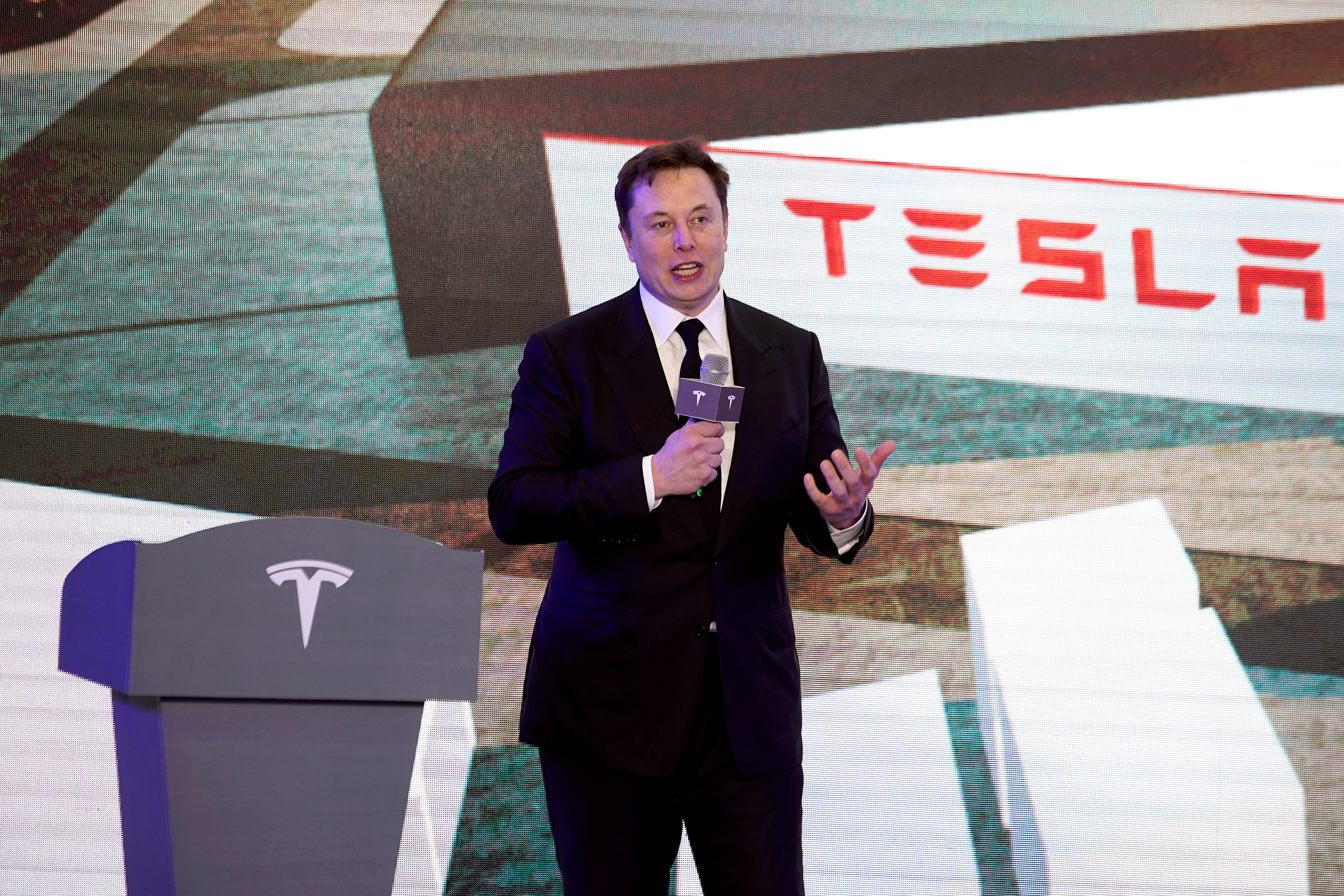 Elon Musk habla en la ceremonia de apertura del programa de Tesla China, Modelo Y, en Shanghái el 7 de enero de 2020 (Reuters/ Aly Song/ Foto de archivo)