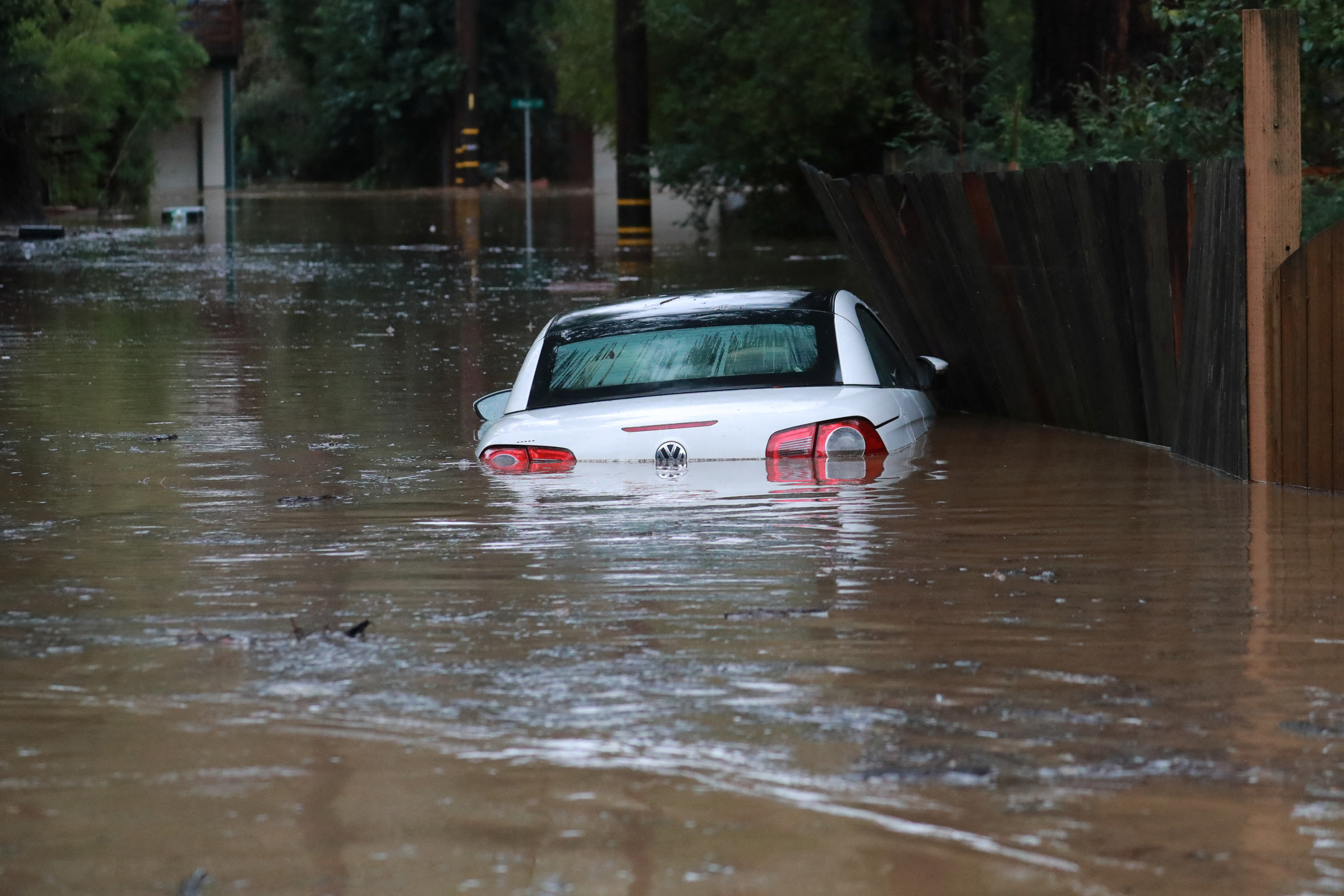 Se emitieron advertencias de inundación para la región al norte de la Bahía de San Francisco, incluyendo los condados Marin, Napa, Sonoma y Mendocino. (REUTERS)