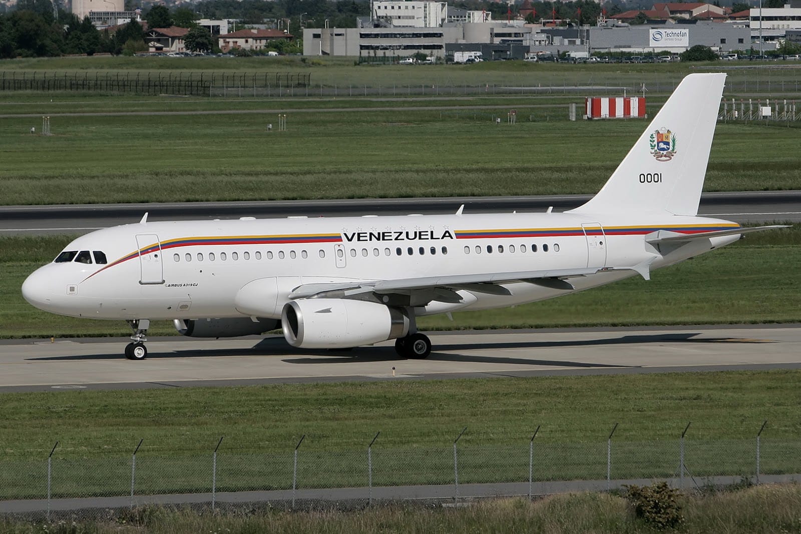 Avión presidencial de Nicolás Maduro antes de ser convertido en una aeronave de Conviasa, la línea aérea venezolana (Archivo)