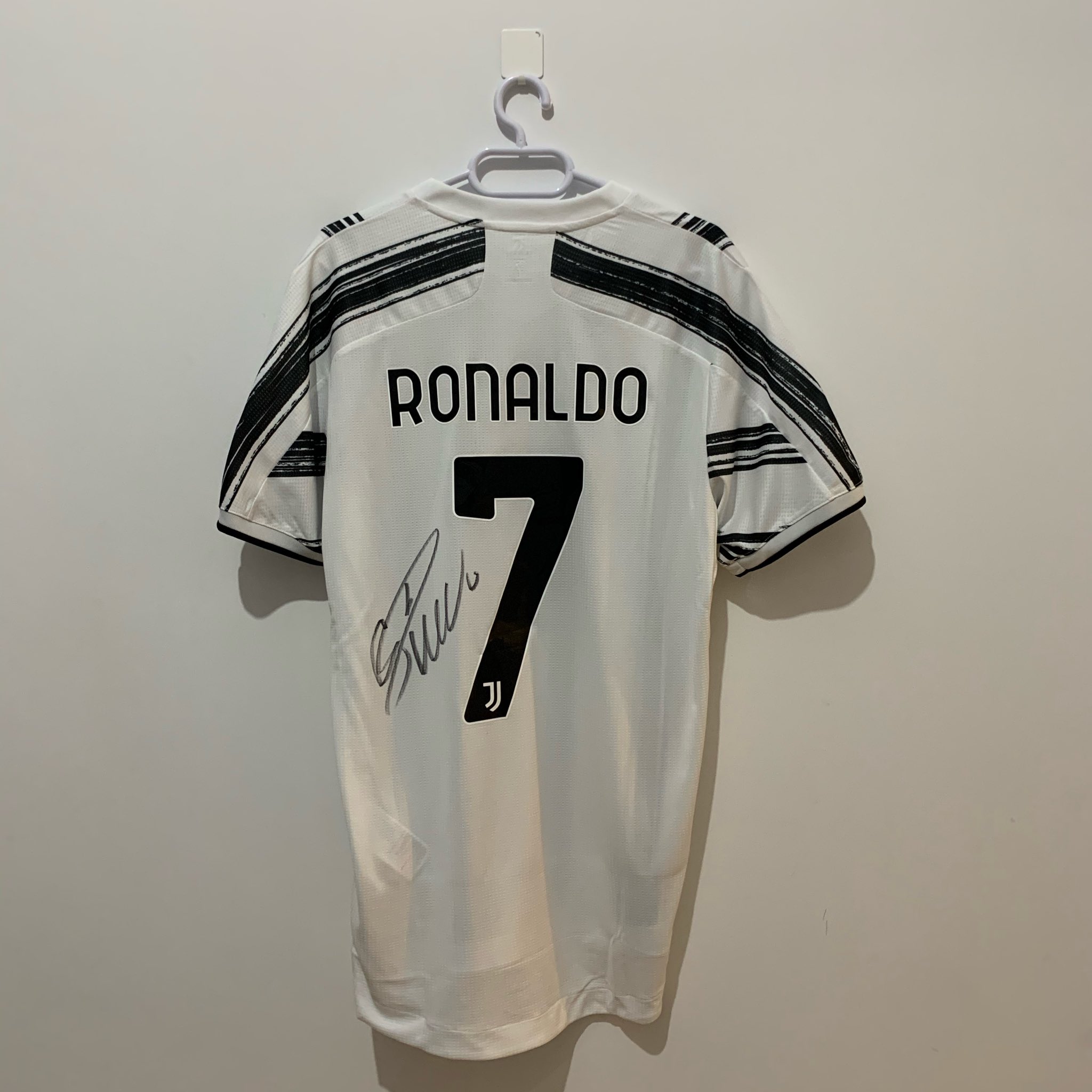 La camiseta de Cristiano Ronaldo que está en la subasta