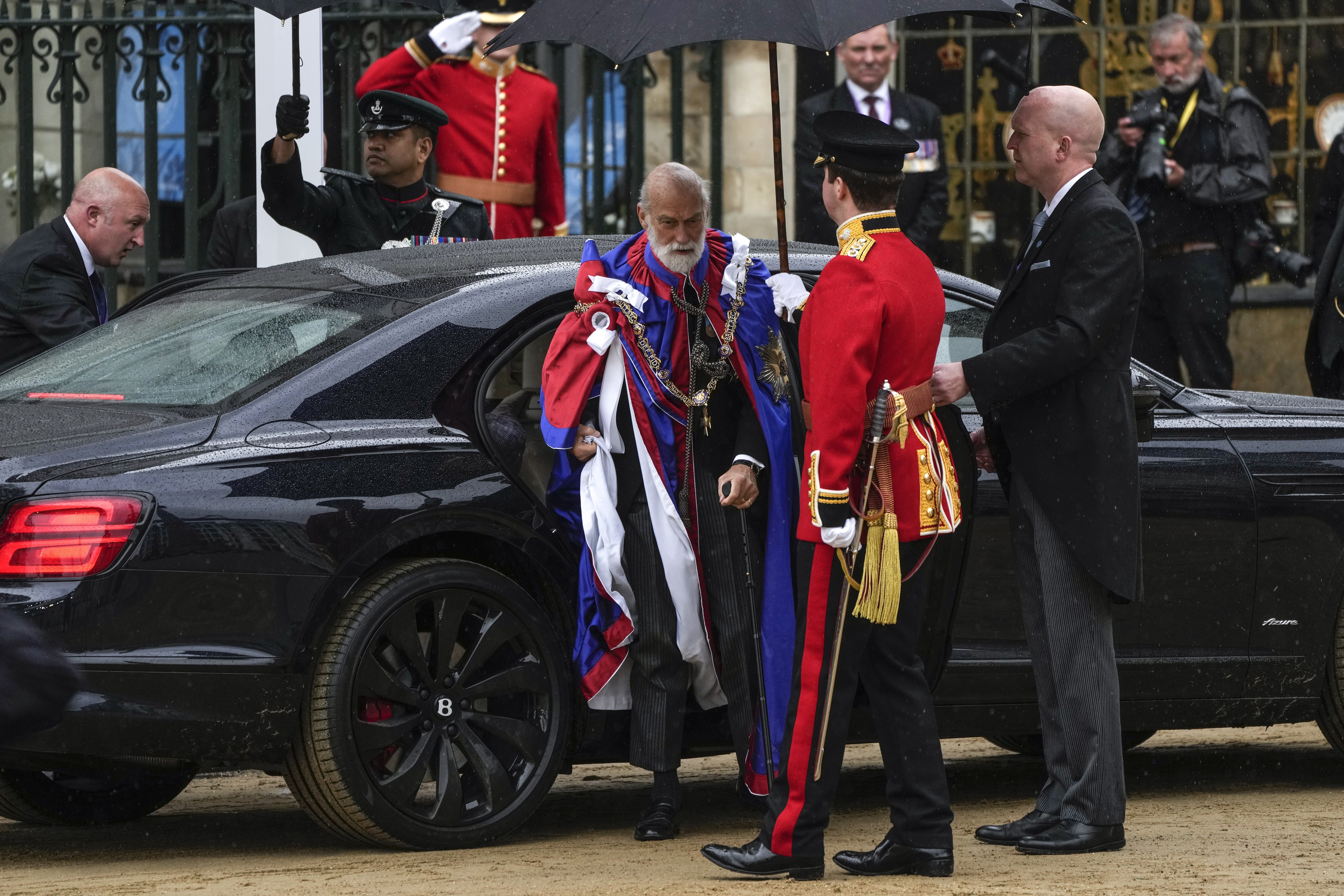 El príncipe Michael de Kent llega a la Abadía de Westminster antes de la ceremonia de coronación del rey Carlos III de Gran Bretaña en Londres el sábado 6 de mayo de 2023. (AP Photo/Alessandra Tarantino)