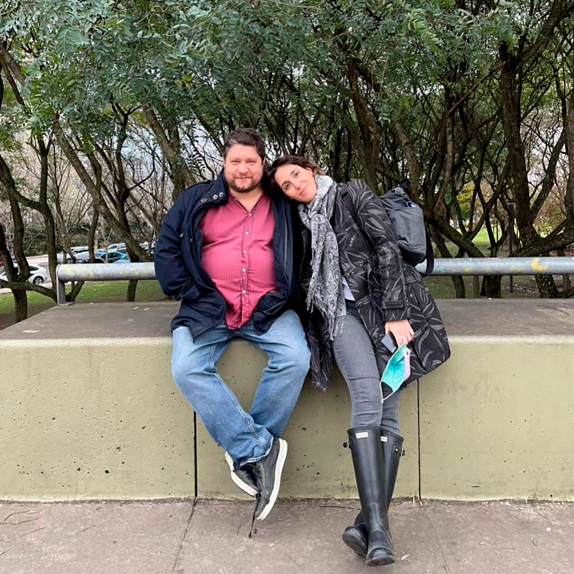 Nicolás junto a su esposa, Laura Ardito en un paseo por Puerto Madero
