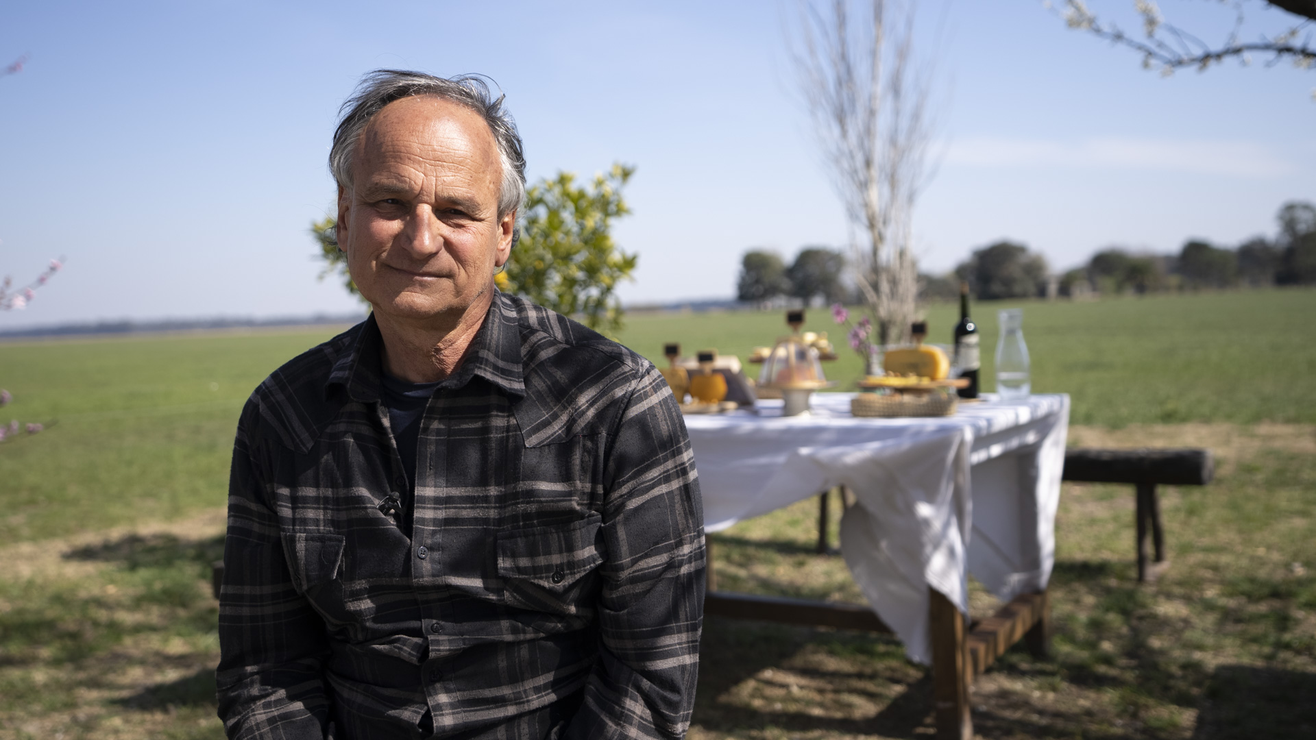 Daniel Rigabert es Ingeniero Agrónomo, estudió en la Ciudad de Buenos Aires y toda la vida se dedicó a las vacas y la leche