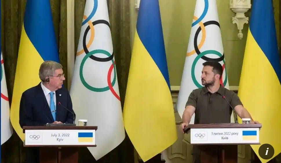 Bach, president of the International Olympic Committee together with Zielinski, president of Ukraine.