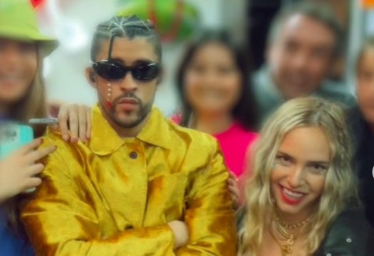 Quién es el hombre que logro reunir a Minnie West y Bad Bunny - Infobae