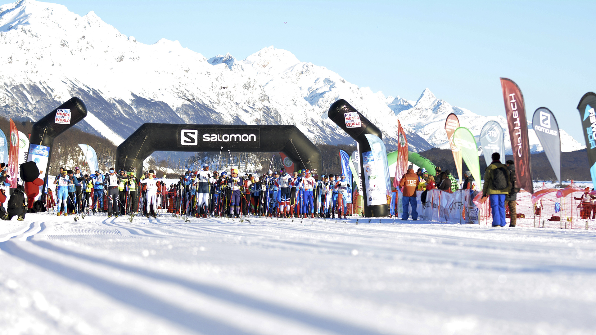 La tradicional competencia de esquí de fondo, Marchablanca, reúne a deportistas y aficionados cada año en el centro invernal Tierra Mayor (Crédito: Instituto Fueguino de Turismo)