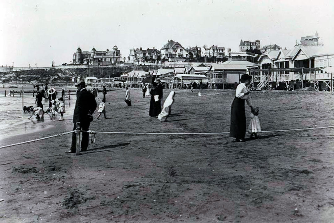 La entonces aristocrática Playa Bristol en 1910