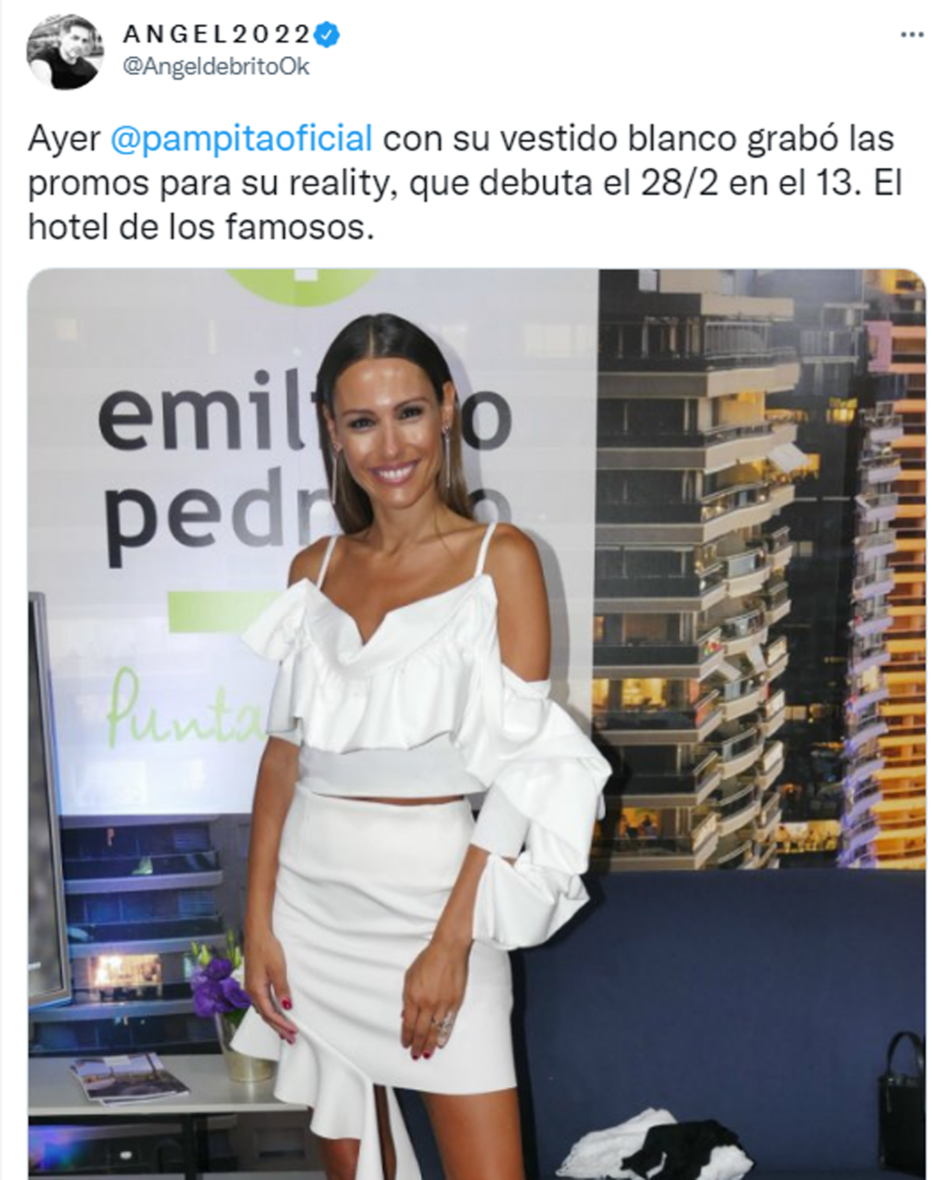 El tweet de Ángel de Brito confirmando que Pampita será la conductora de El hotel de los Famosos, el nuevo reality de El Trece (Foto: Twitter)
