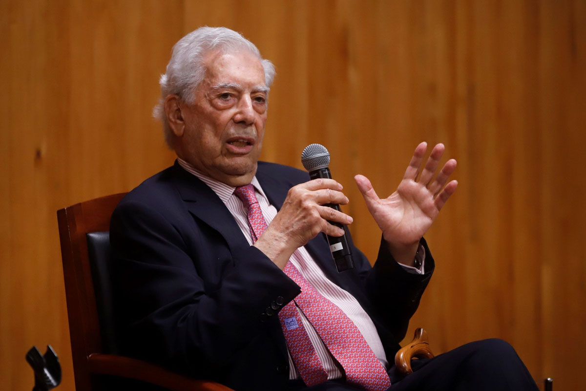 Mario Vargas Llosa pidió que Colombia se mantenga en la legalidad y que la presidencia de Gustavo Petro sea sólo “un accidente corregible”