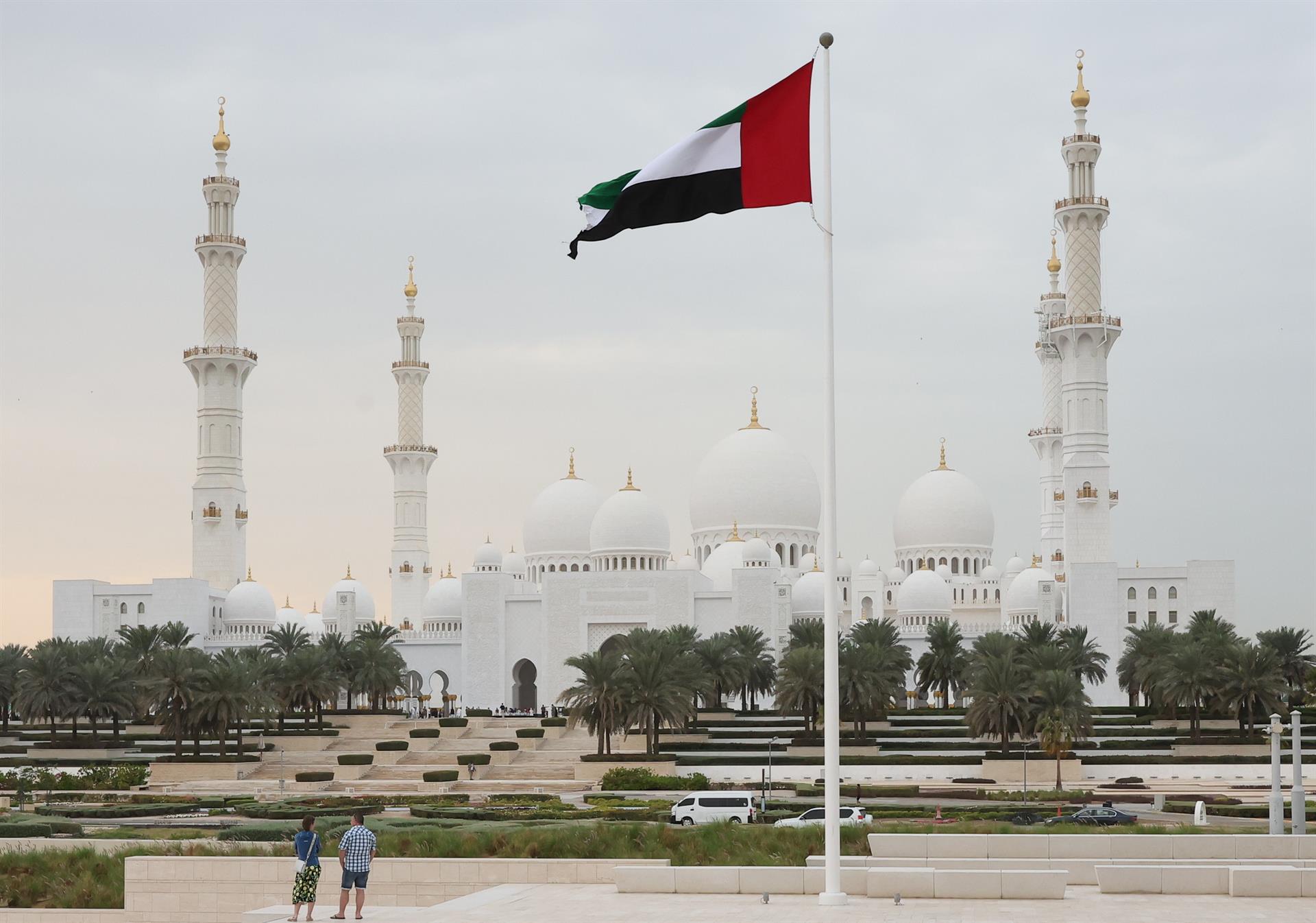 Emiratos &Aacute;rabes Unidos rompi&oacute; relaciones comerciales con Ir&aacute;n tras el lanzamiento de dos misiles hacia su espacio mar&iacute;timo