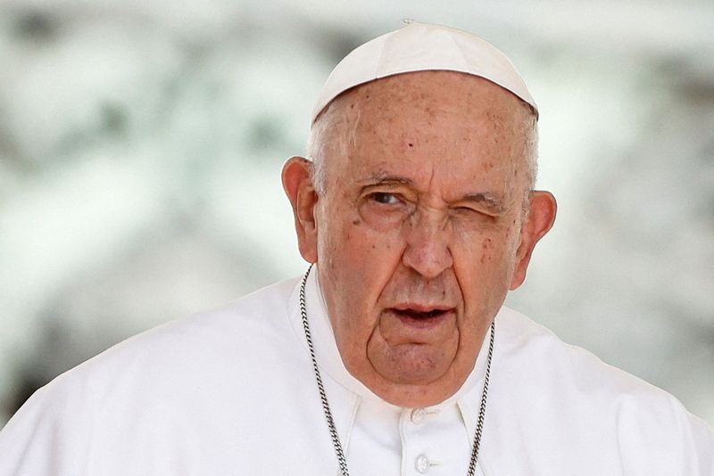 “Como los profetas bíblicos, ustedes enfrentan cosas que a veces resultan incómodas", dijo el papa Francisco (Foto: REUTERS/Yara Nardi)