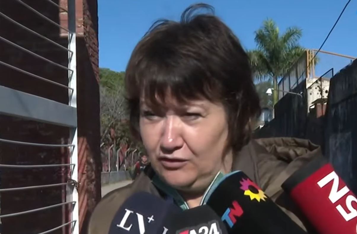 Gloria Romero, madre de Cecilia Strzyzowski, habló con la prensa antes de ingresar a votar