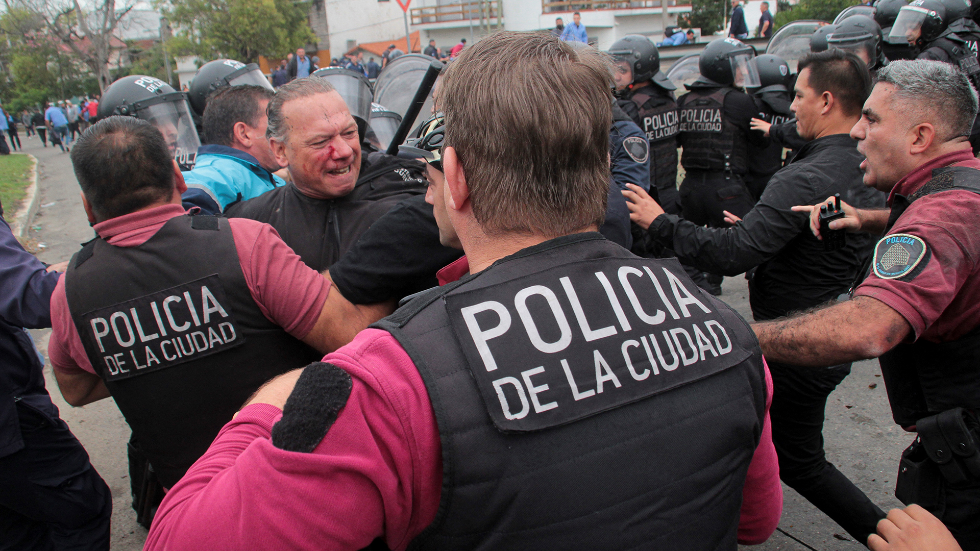 Crimen Del Chofer Axel Kicillof Acelera Medidas De Seguridad En Los